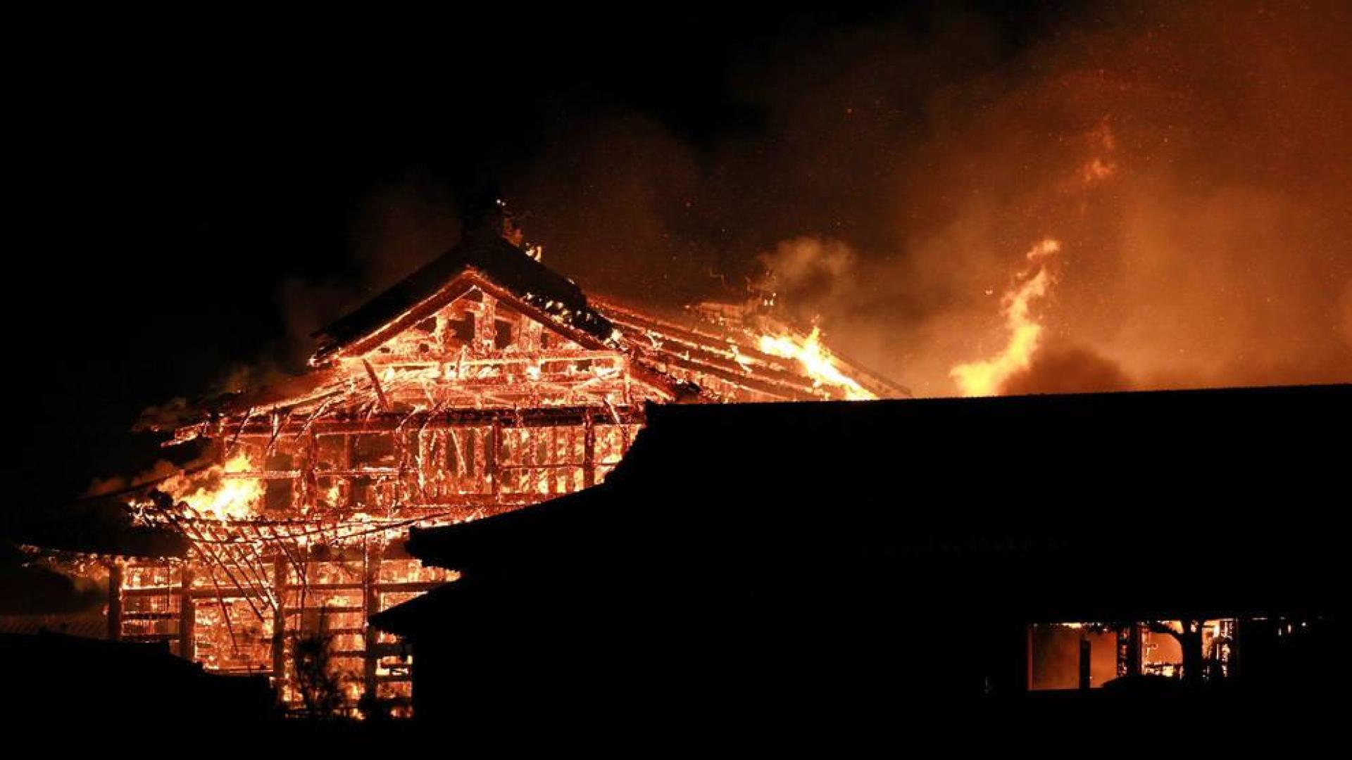 Arde el castillo japonés Shuri de Okinawa, declarado patrimonio de la humanidad