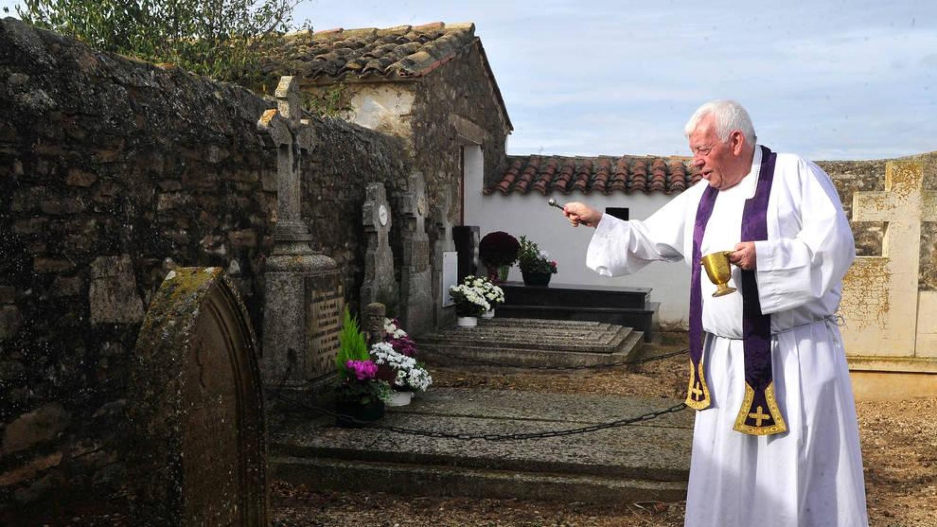 Los cementerios pequeños se llenan