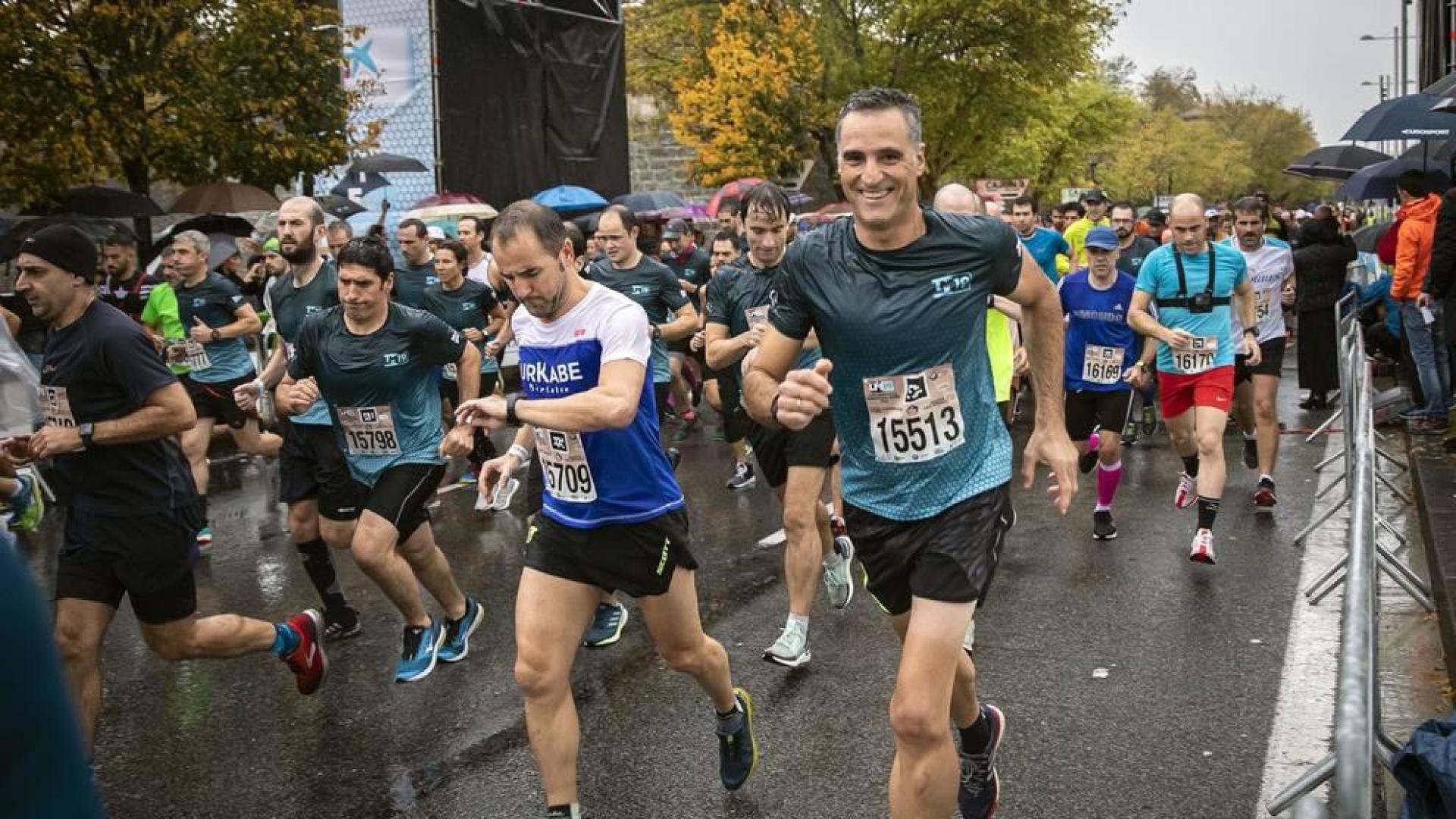 Joseba Díaz y Ana Llorens se imponen en la VII Carrera de las Murallas bajo la lluvia