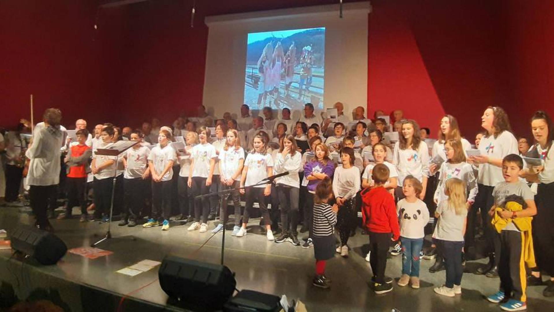 Salazar canta en euskera