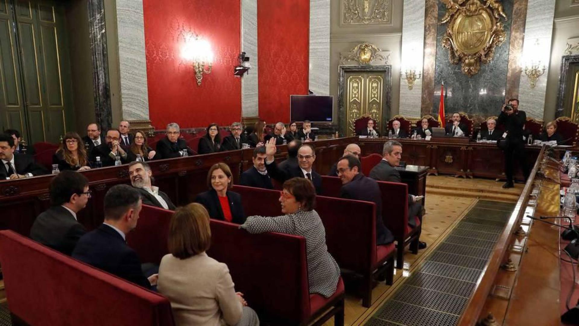 El Tribunal Supremo inicia este martes el juicio al Procés. Estas son las imágenes del día
