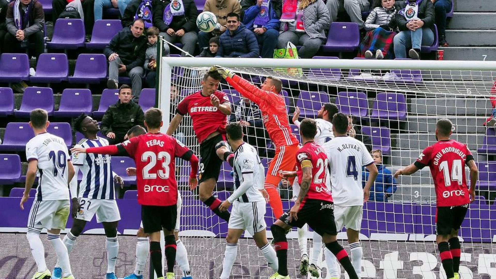 Un vendaval pasa por encima del Mallorca en Pucela