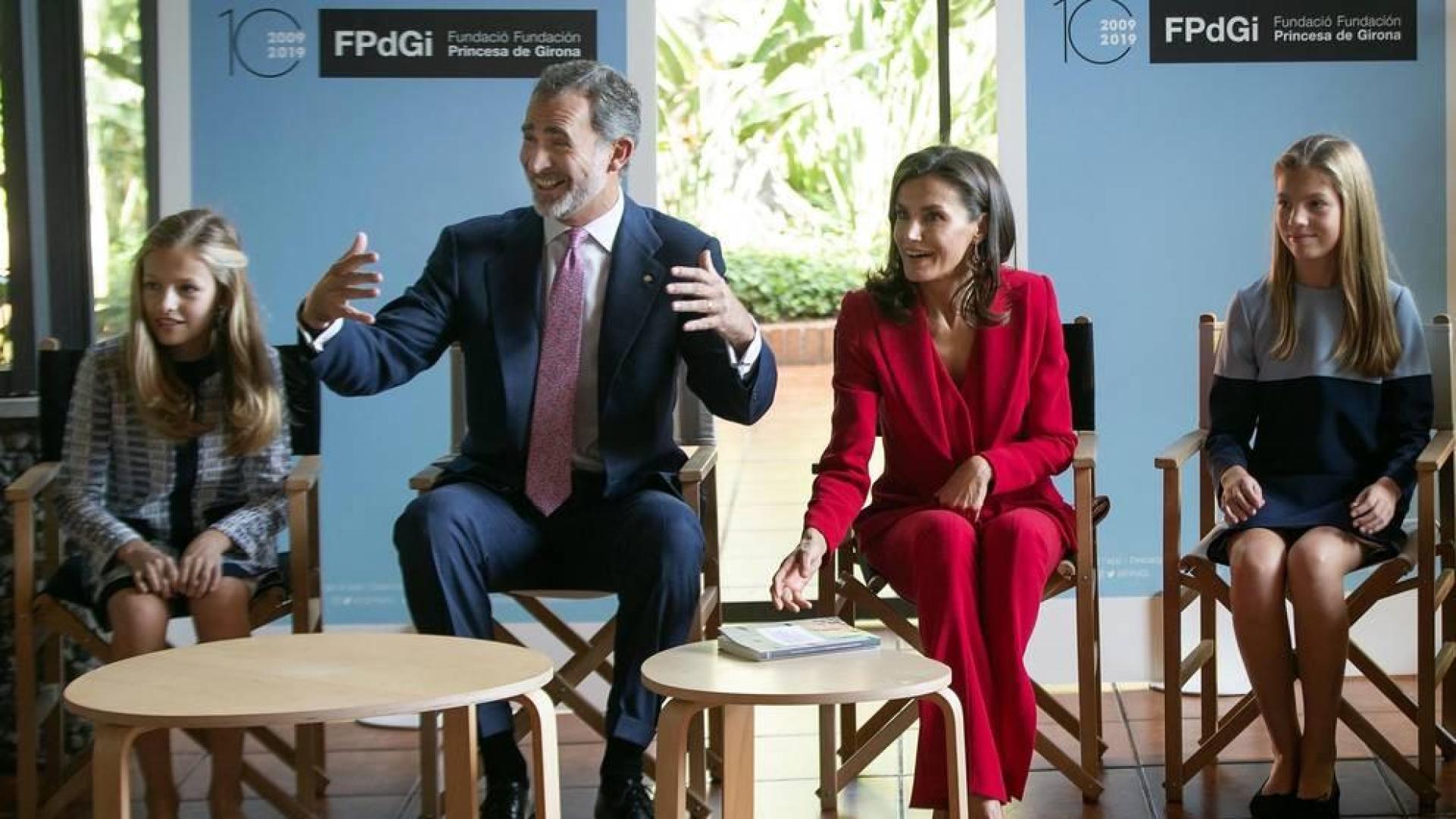 Los Reyes, acompañados por sus hijas, presiden este lunes la décima edición de los Premios Princesa de Girona 2019, en medio de las protestas y movilizaciones independentistas por la sentencia del 'procès'.