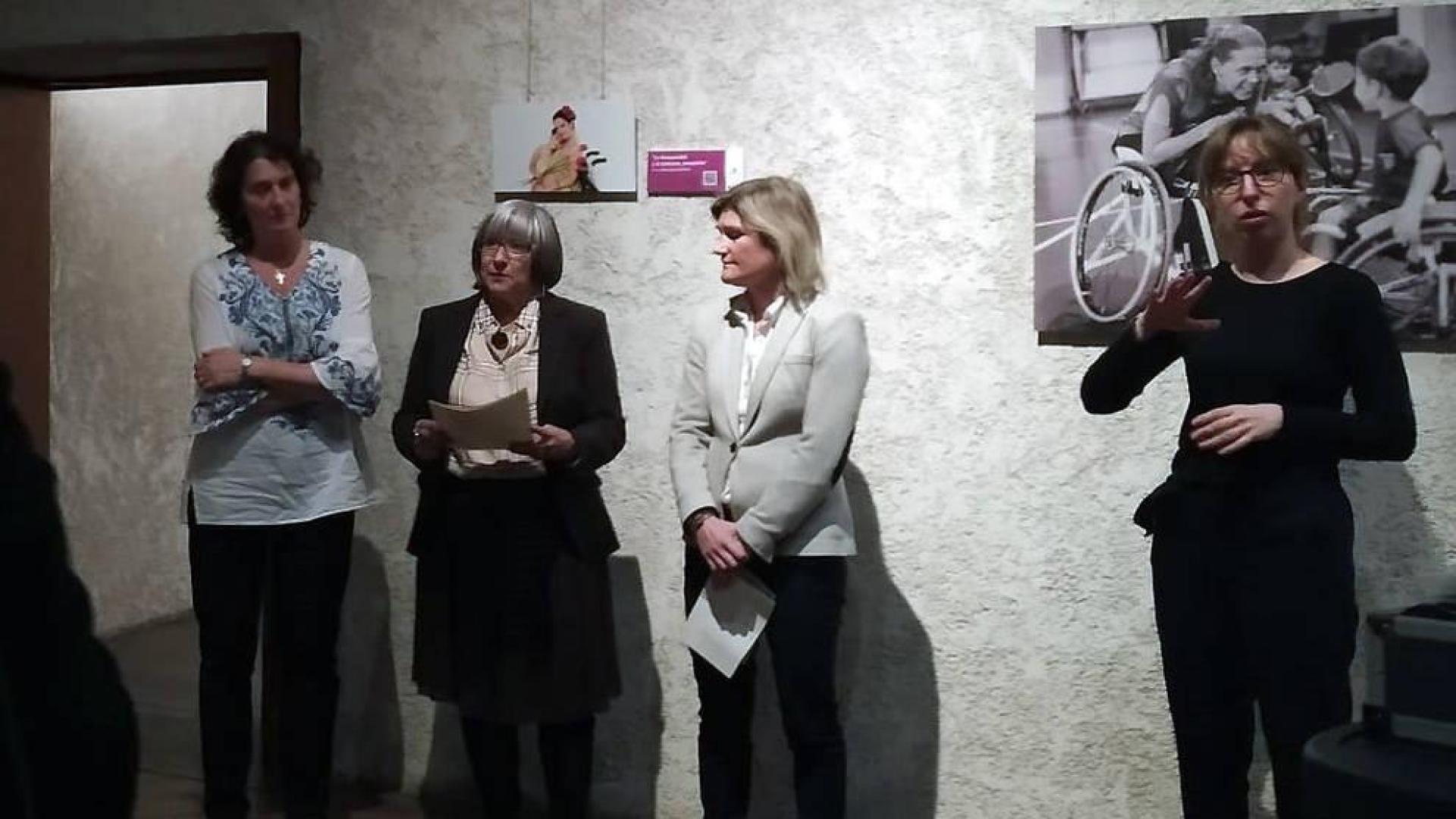 CERMI Navarra inaugura la exposición fotográfica 'El Derecho a la Maternidad de las Mujeres con Discapacidad'