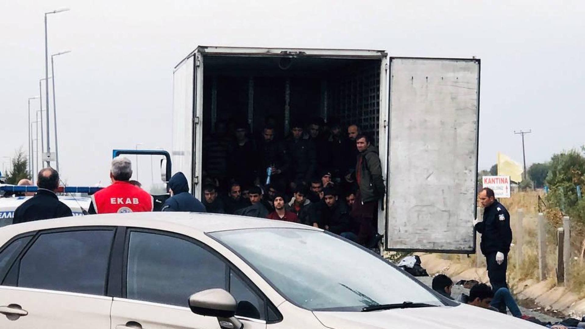 La Policía de Grecia encuentra 41 migrantes en un camión frigorífico