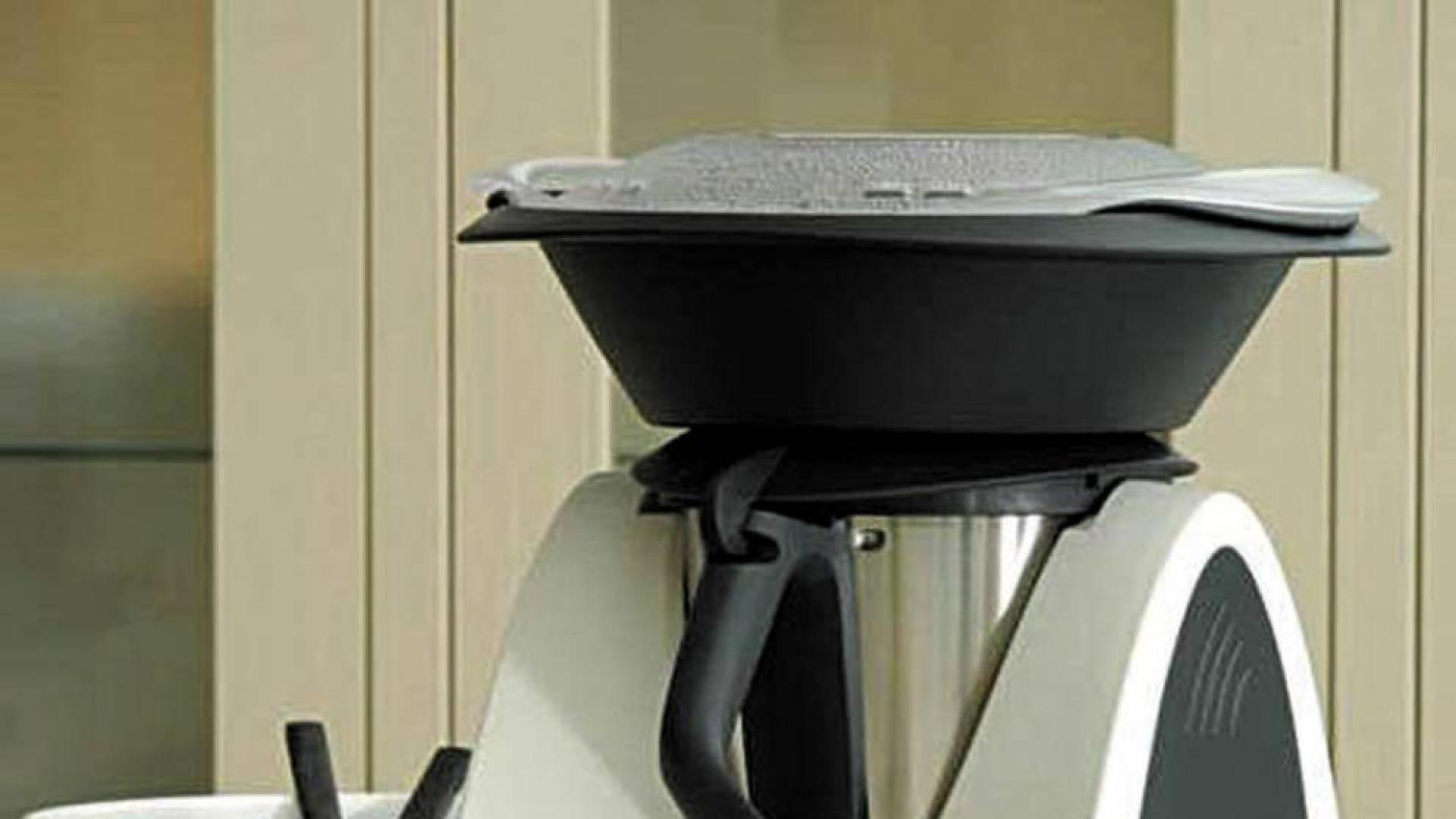 Arrestada en Pamplona por estafar 5.000 euros mediante la venta de robots de cocina