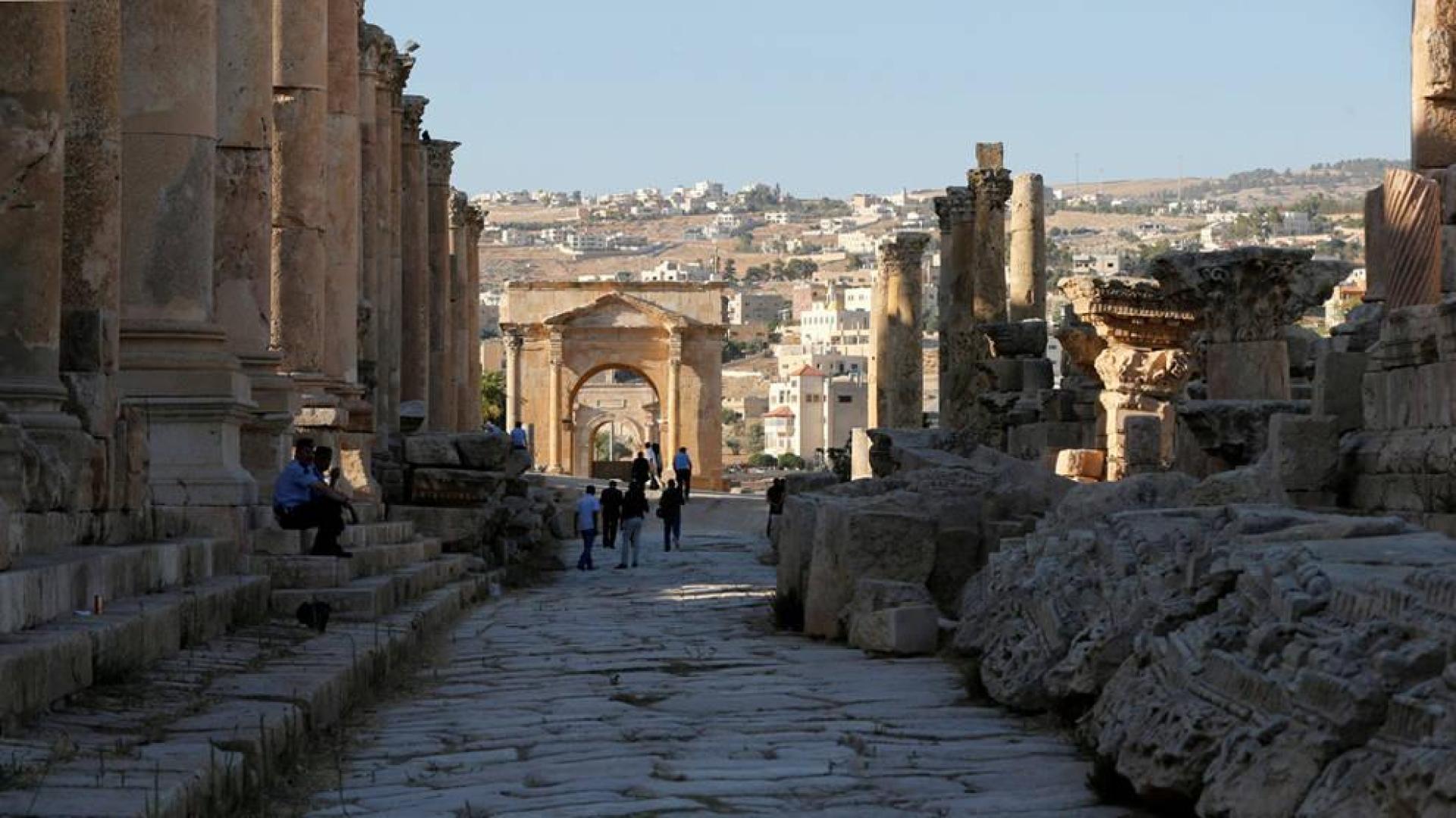 Apuñalados tres turistas mexicanos y una suiza en un sitio arqueolígico de Jordania