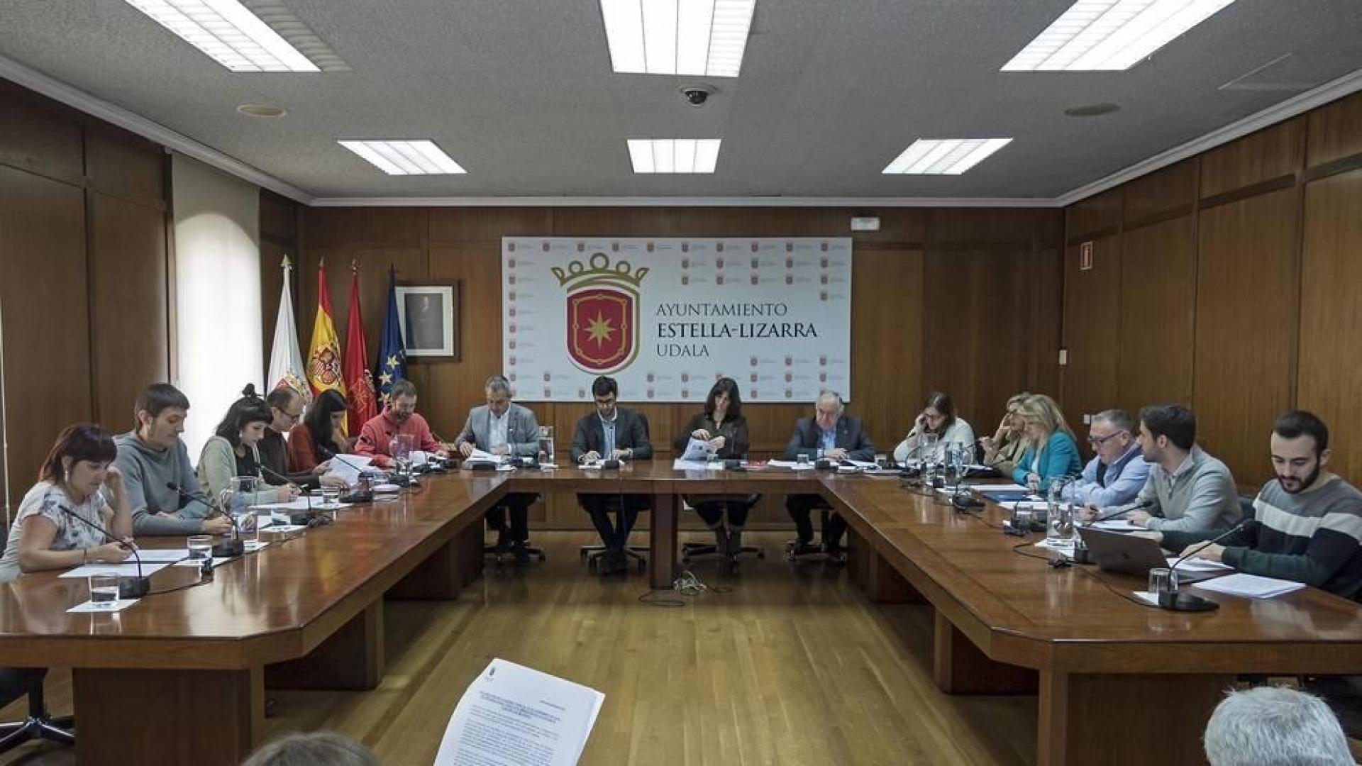 Bildu, PSN y Geroa ponen a Zaldu Park el nombre de Las Trece Rosas