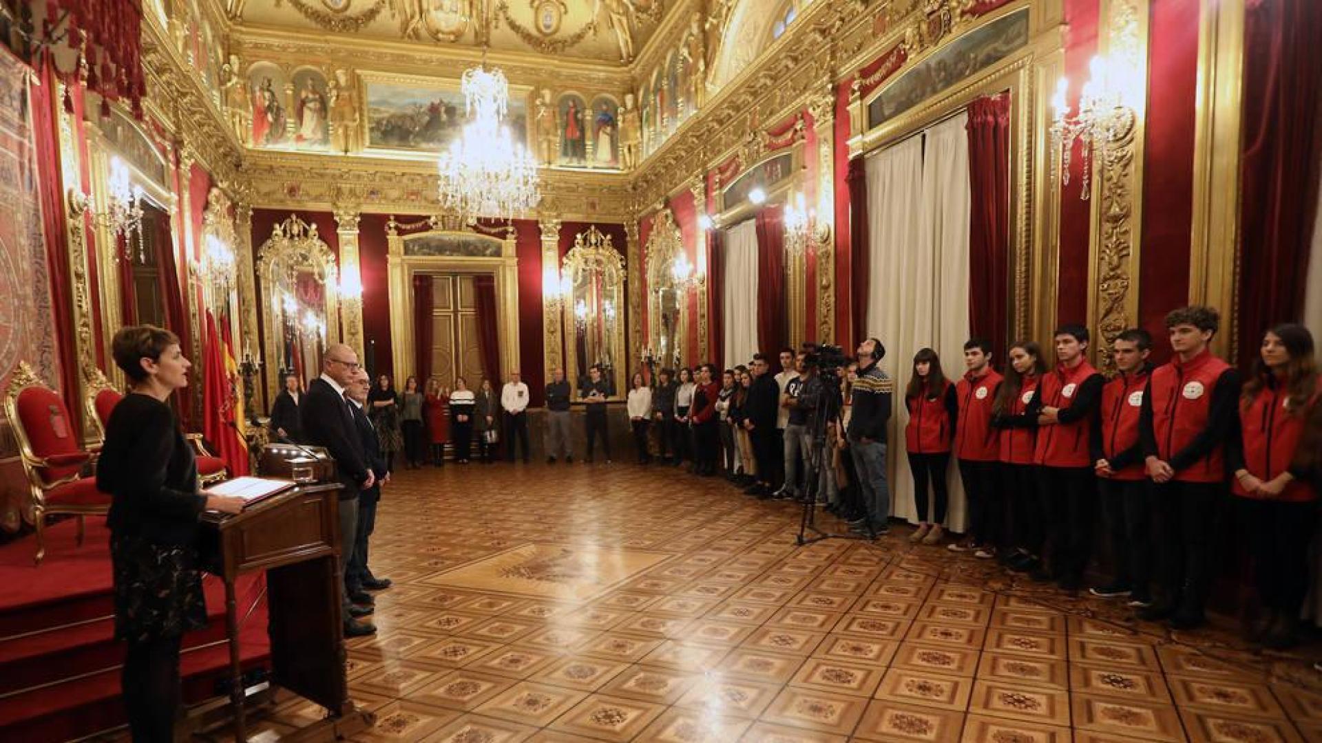 Reconocimiento a jóvenes premiados en un concurso sobre biología sintética