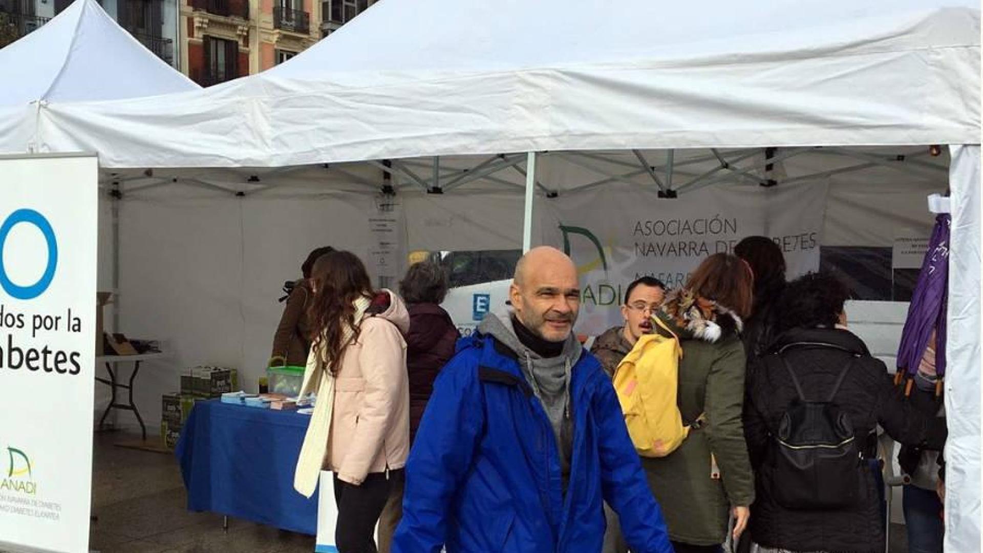 Jornada informativa de ANADI en la Plaza del Castillo.