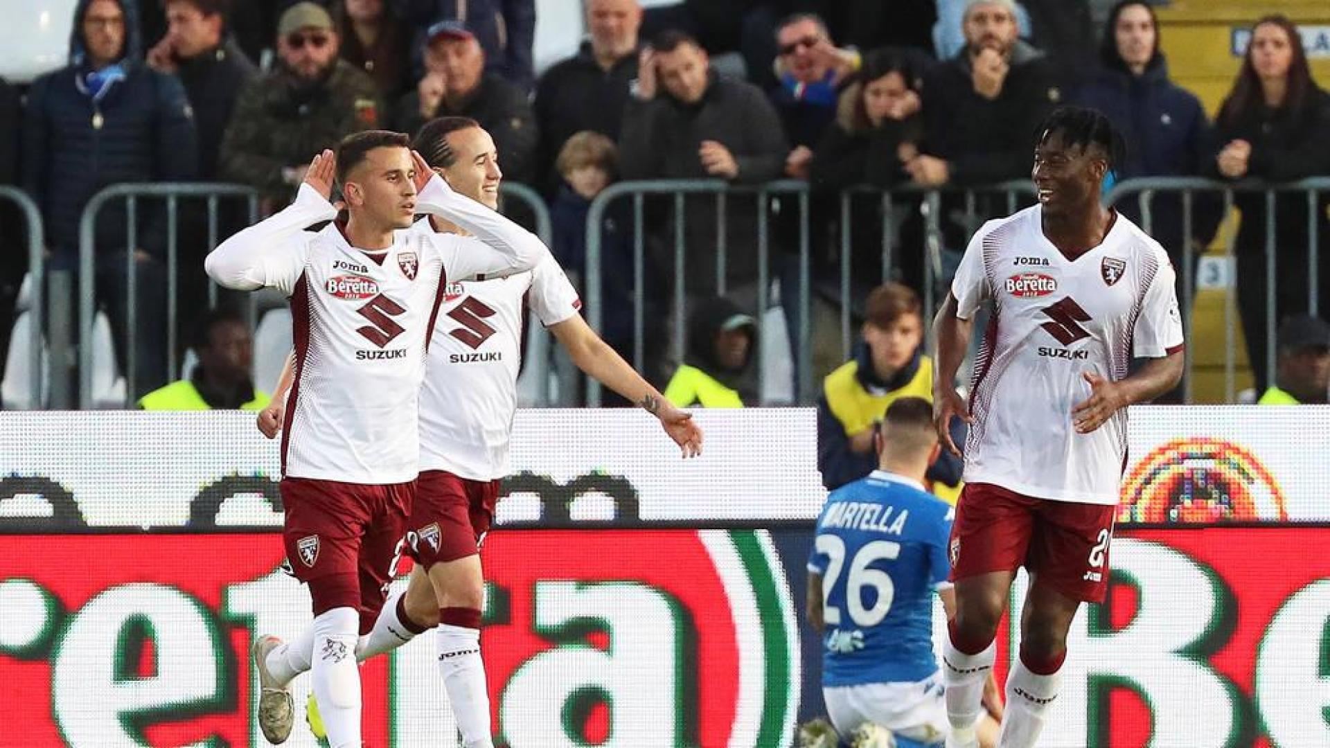 Álex Berenguer celebra uno de los goles ante el Brescia.