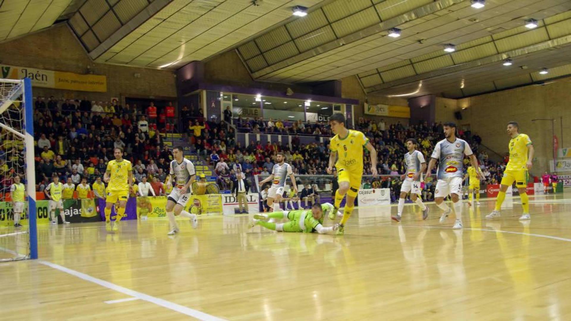 Imagen del gol de Antonio Pérez, que puso la igualada en la primera parte del partido.