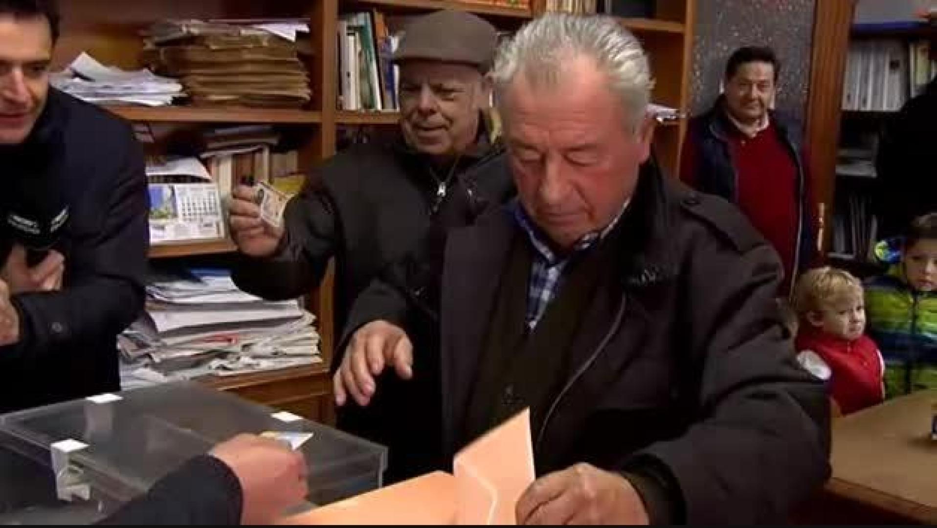 Los vecinos de Villarroya baten su propio récord y votan en sólo 32 segundos