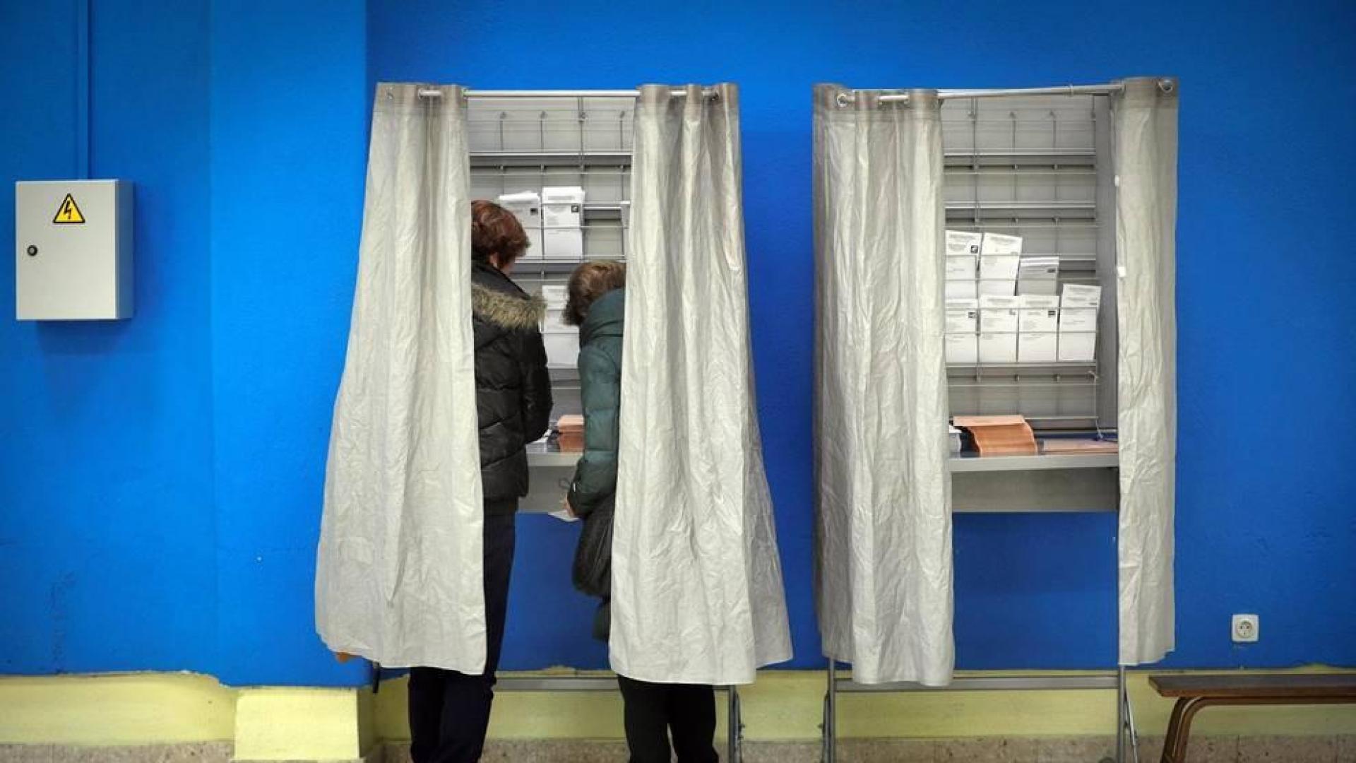 Jornada electoral marcada por el frío, la lluvia y la nieve