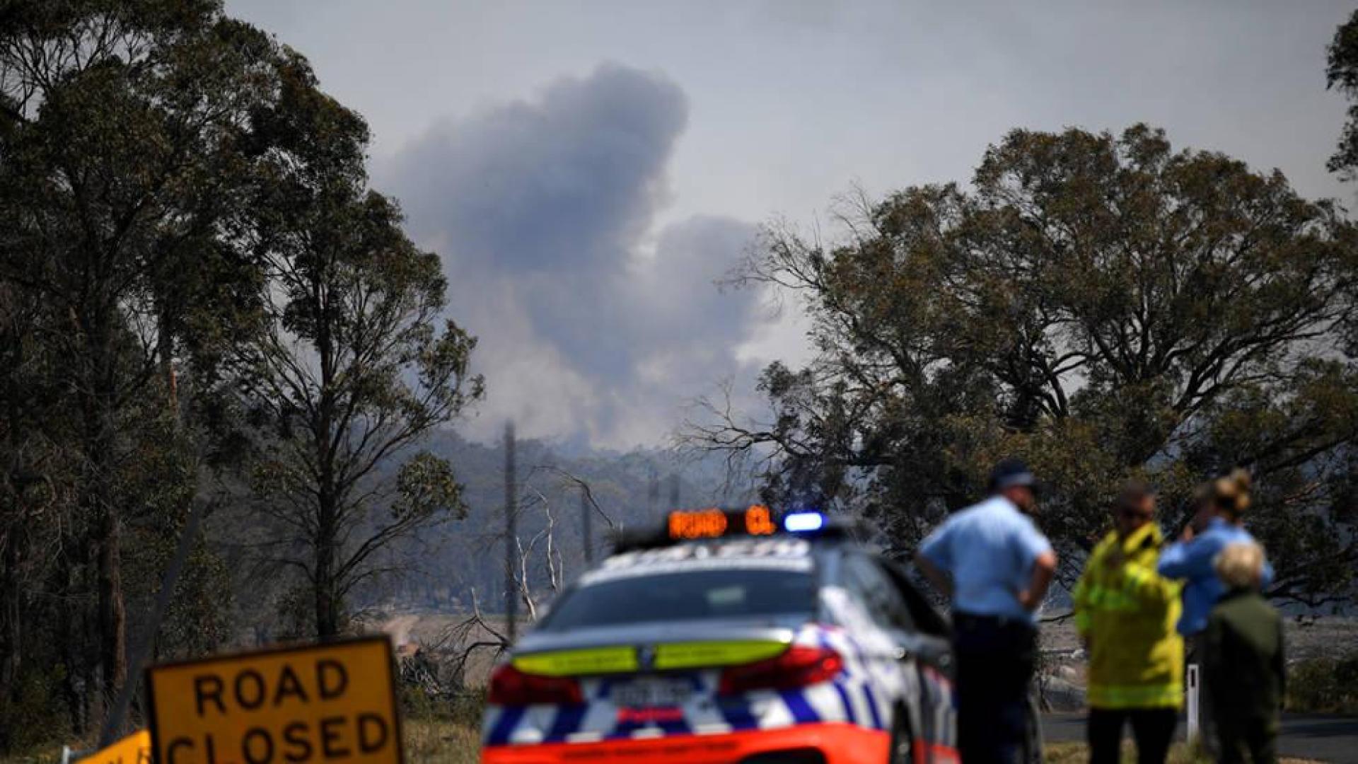 Más de 70 incendios forestales siguen activos y causan muertes en Australia