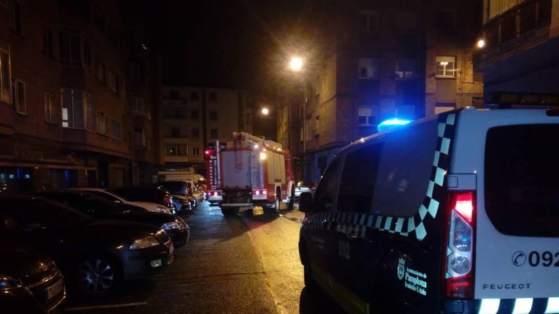 Los bomberos tuvieron que acudir a la calle Esparza de Salazar nº1 del barrio de la Rochapea, donde se había producido el incendio