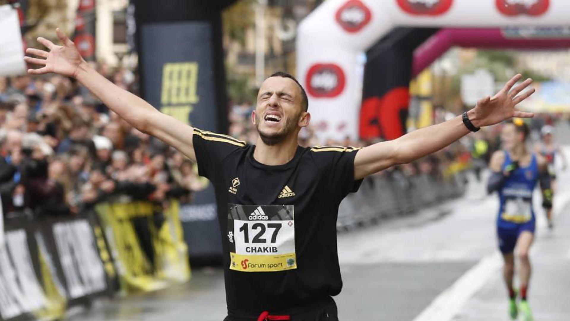 Chakib Lachgar sorprende a los favoritos y gana la Behobia-San Sebastián