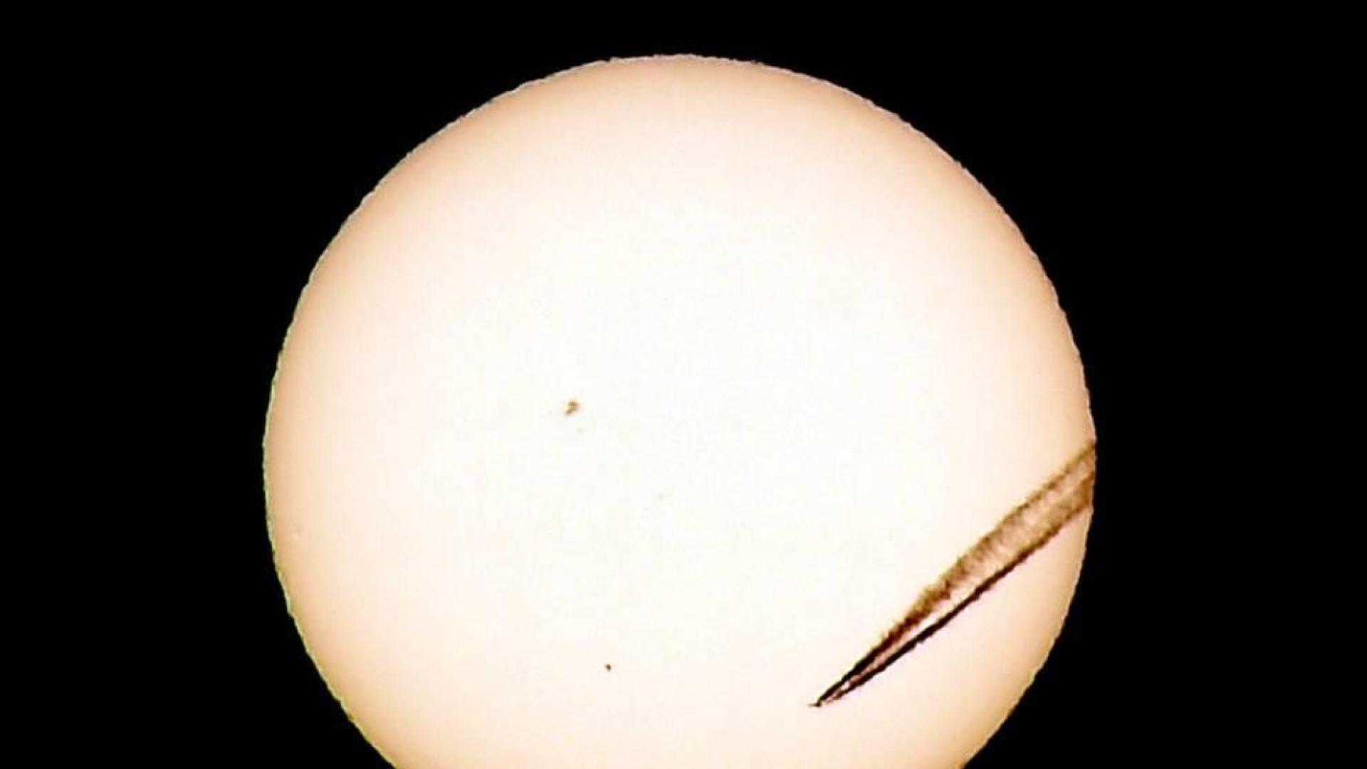 Mercurio cruza por delante del Sol