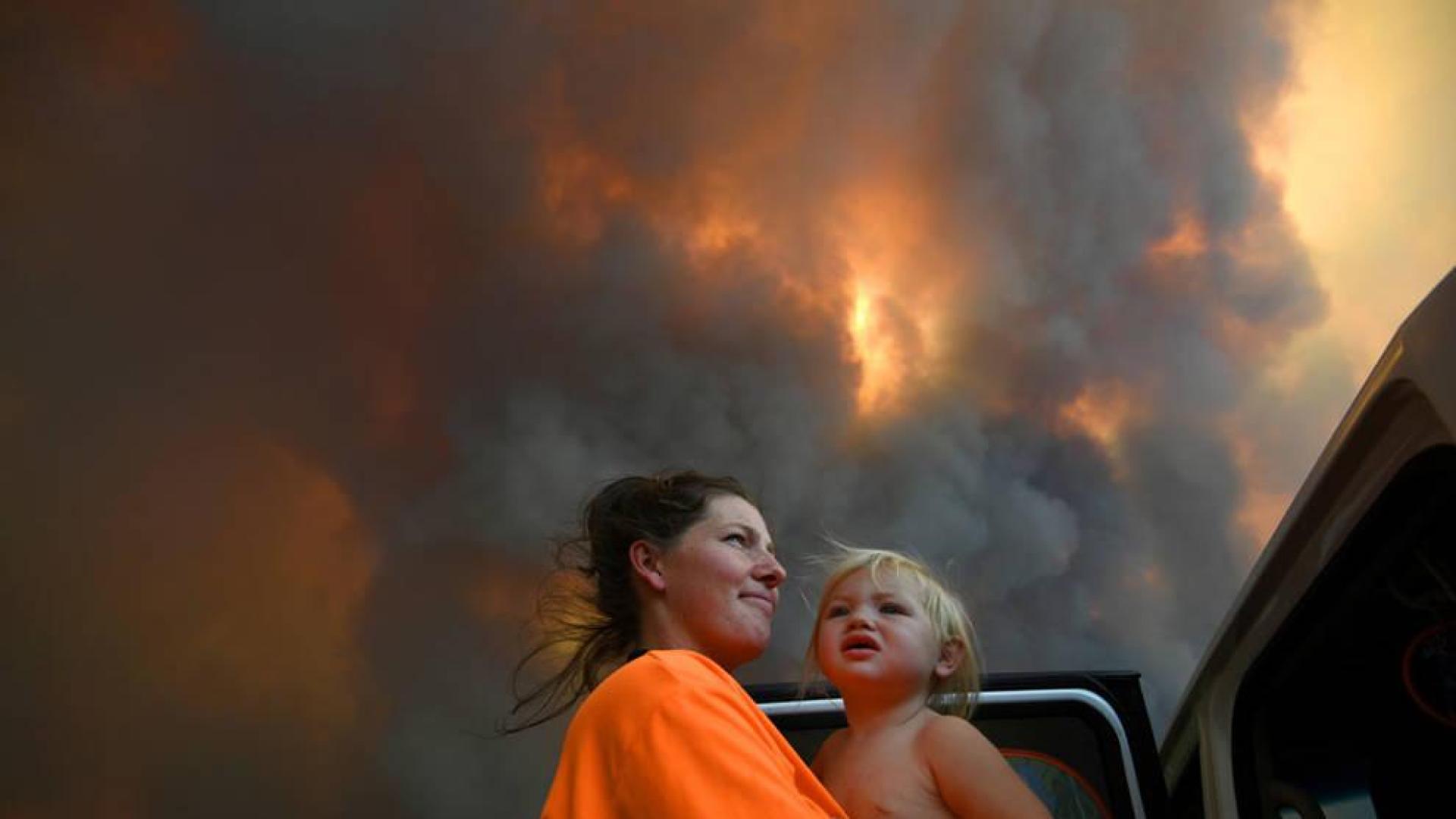 Cierran más de 600 escuelas en Australia ante el avance de los incendios forestales