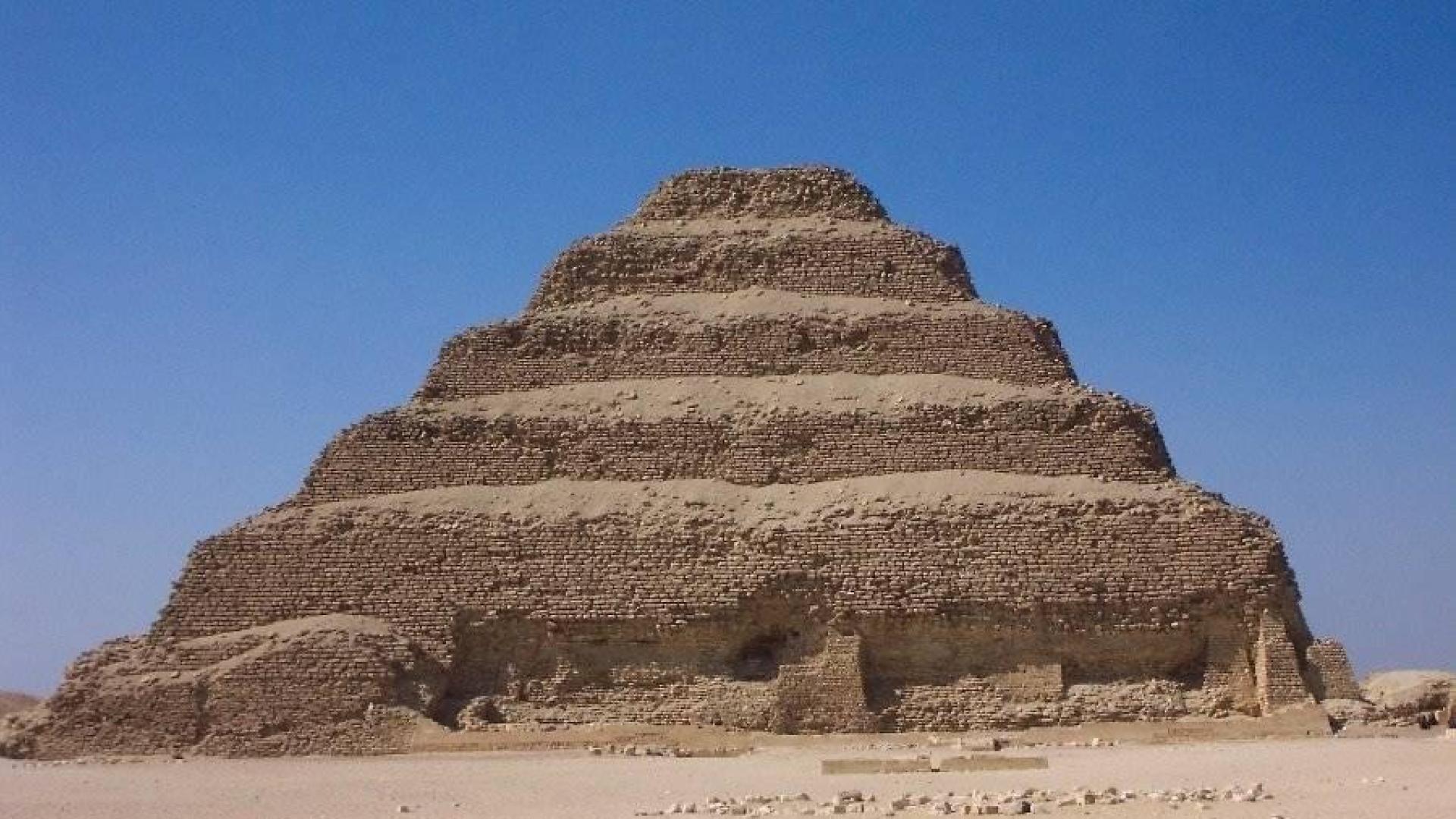 Descubren en Egipto un gran felino momificado