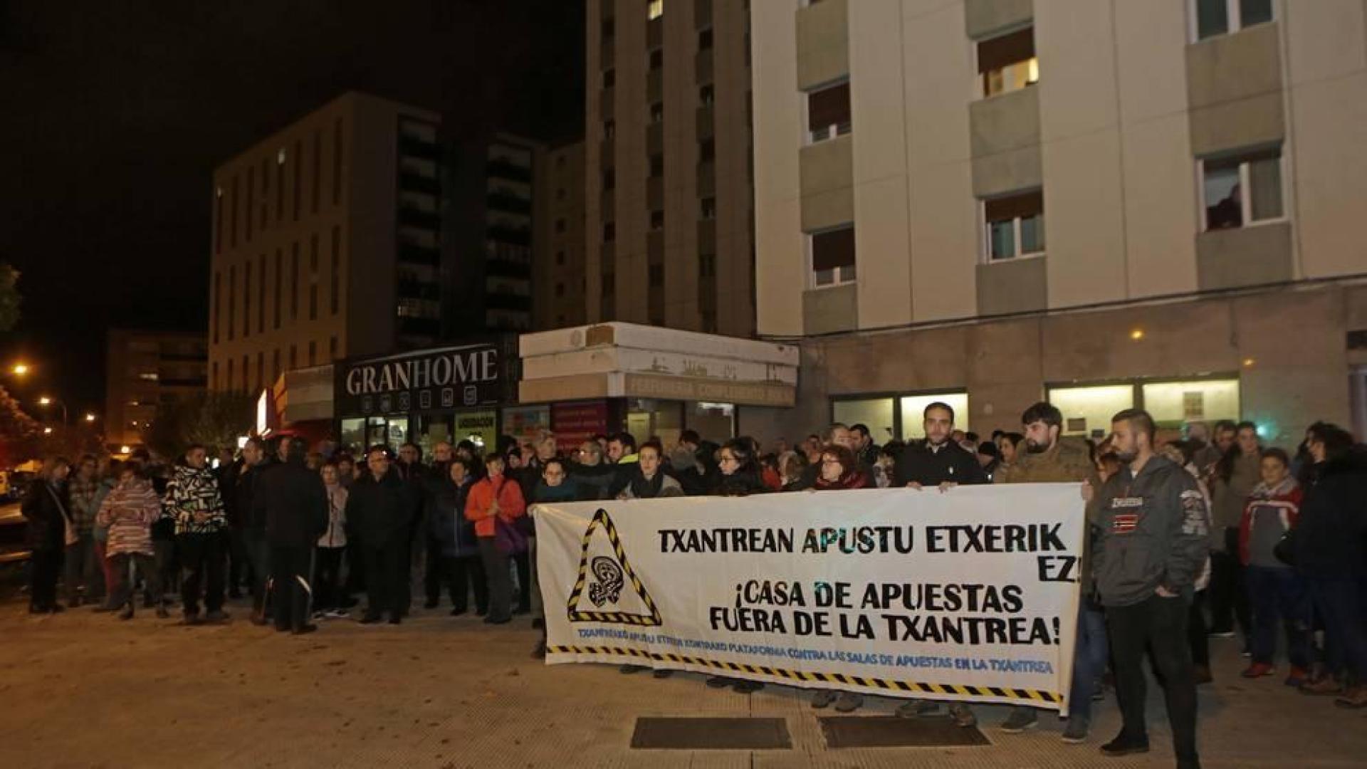 Concentración en la Txantrea contra una futura casa de juego