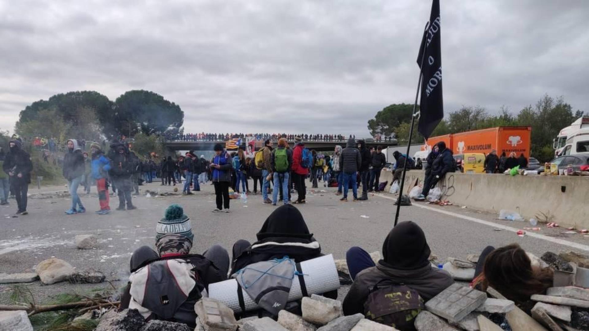 Identifican el coche de una hija de Torra en el intento de corte del AVE en Bàscara (Girona)