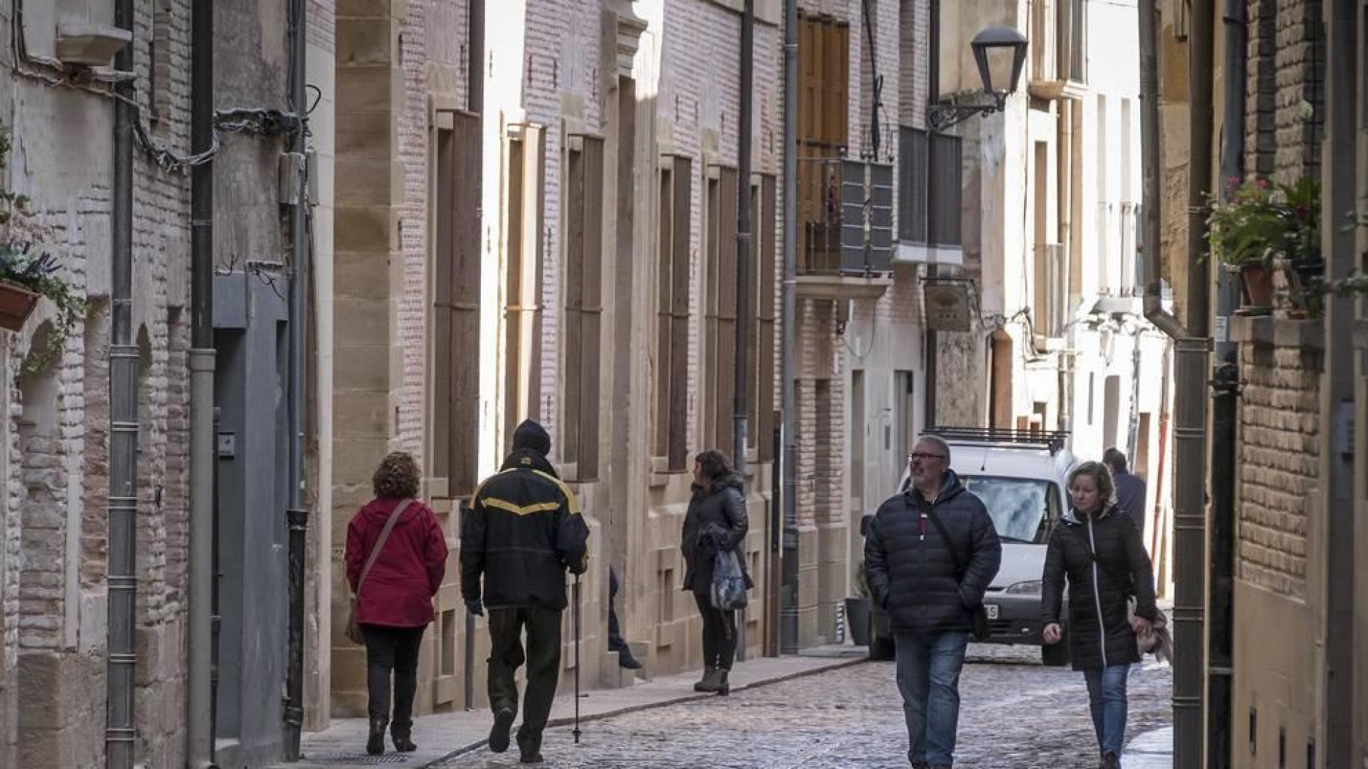 La Rúa recibe a peregrinos tardíos antes de poner el cartel de obras