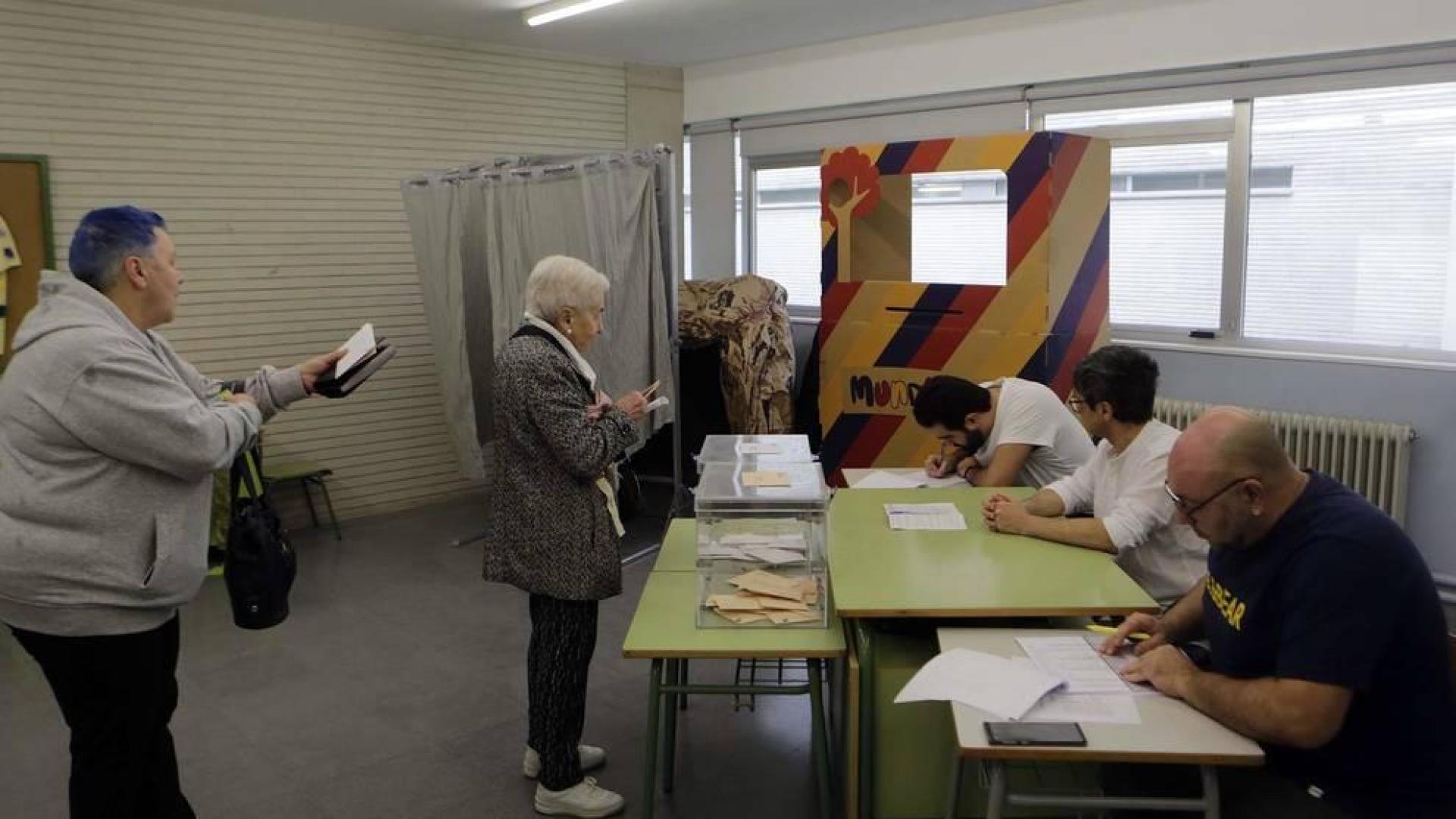 Jornada electoral marcada por el frío, la lluvia y la nieve