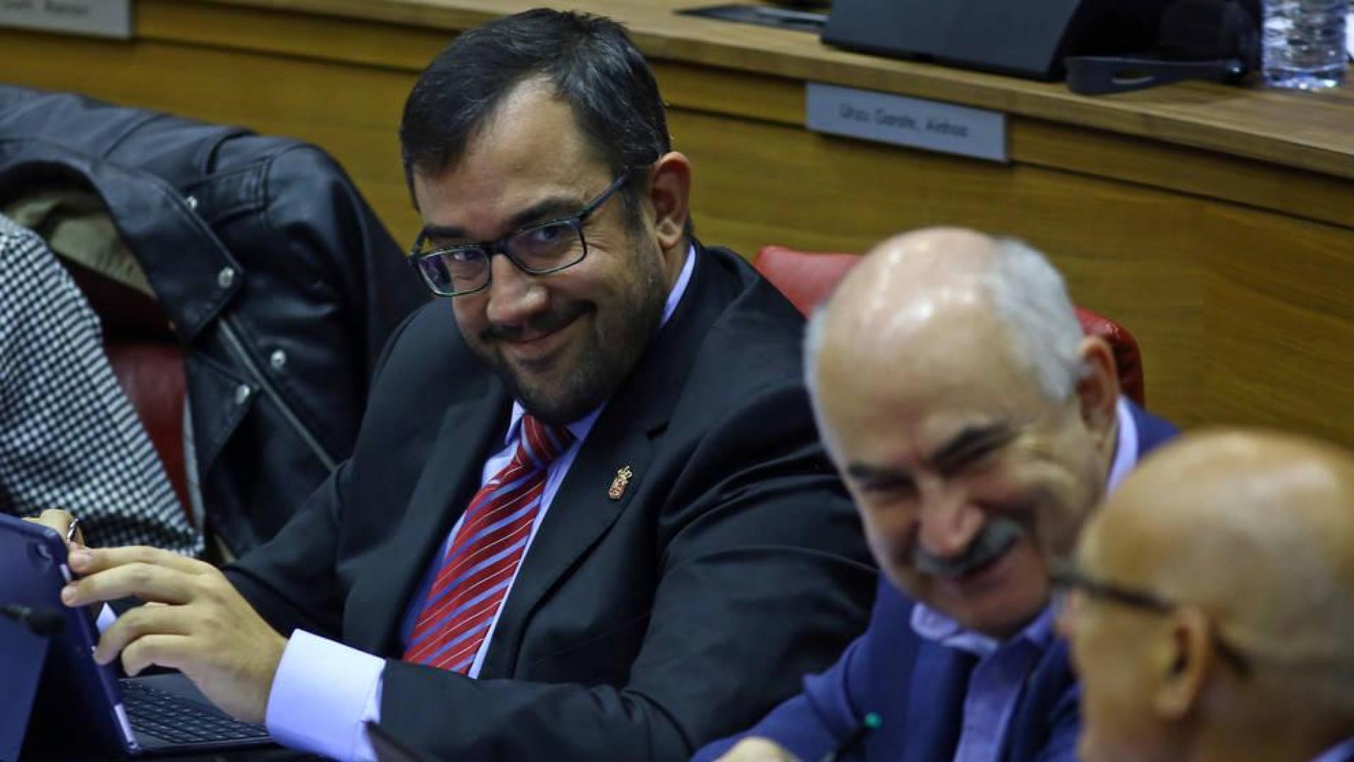 Decide pagar el grado a los interinos: 72 millones de gasto