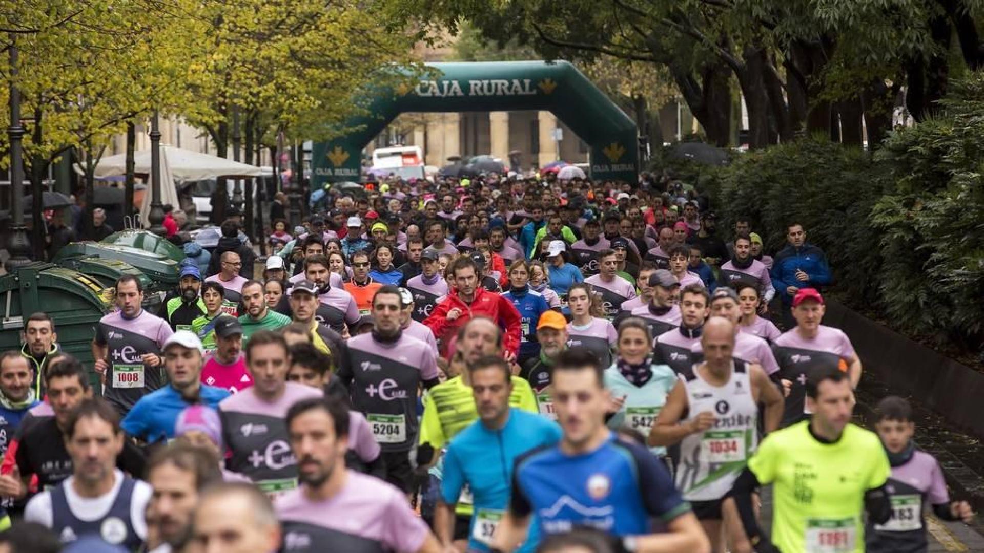 Fotos de la carrera popular solidaria del Teléfono de la Esperanza