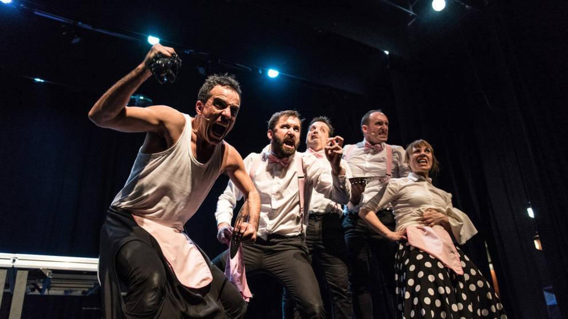 Hika Teatroa representa en Civivox Iturrama la obra 'Txarriboda'.