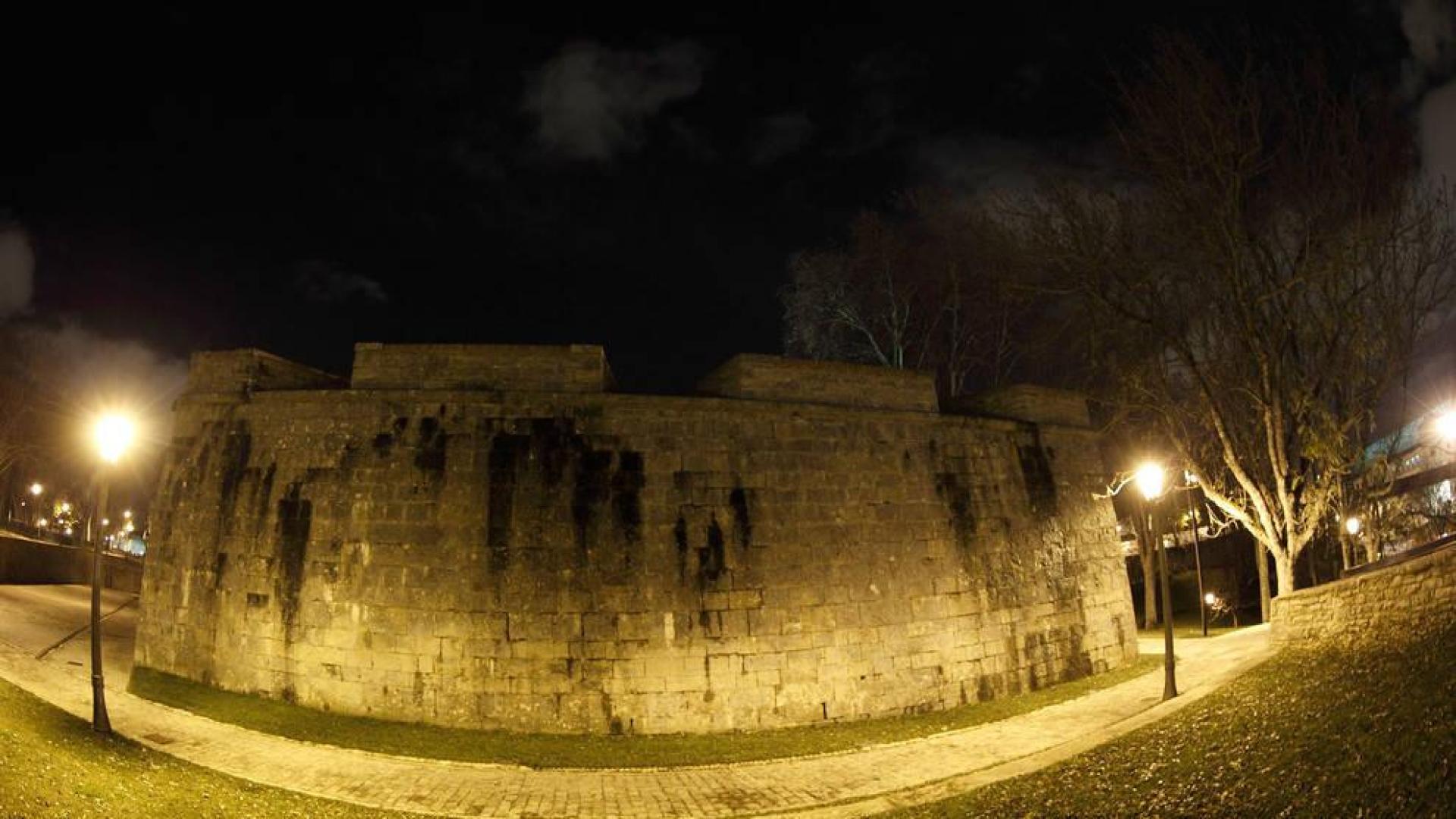 Quejas ciudadanas: plazas de aparcamiento inutilizadas en Pamplona