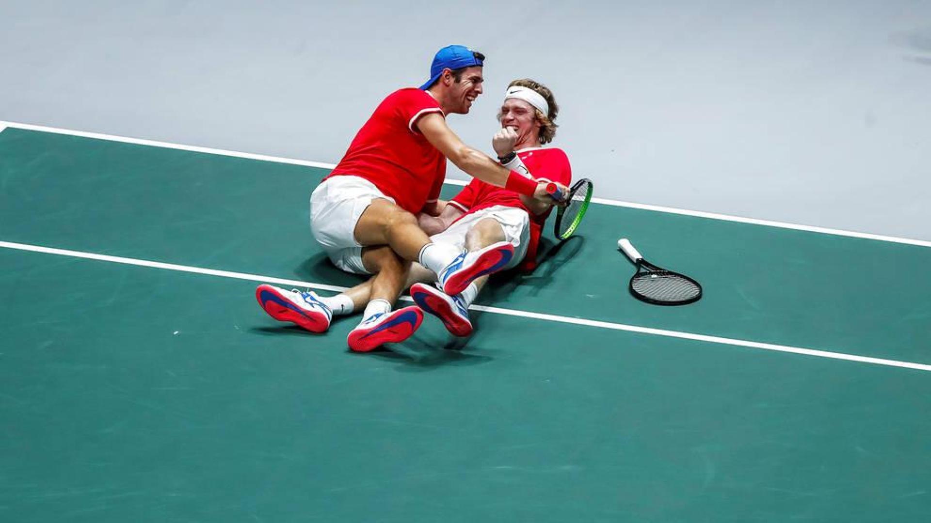 Rusia elimina a la Serbia de Djokovic y se medirá a Canadá en semifinales