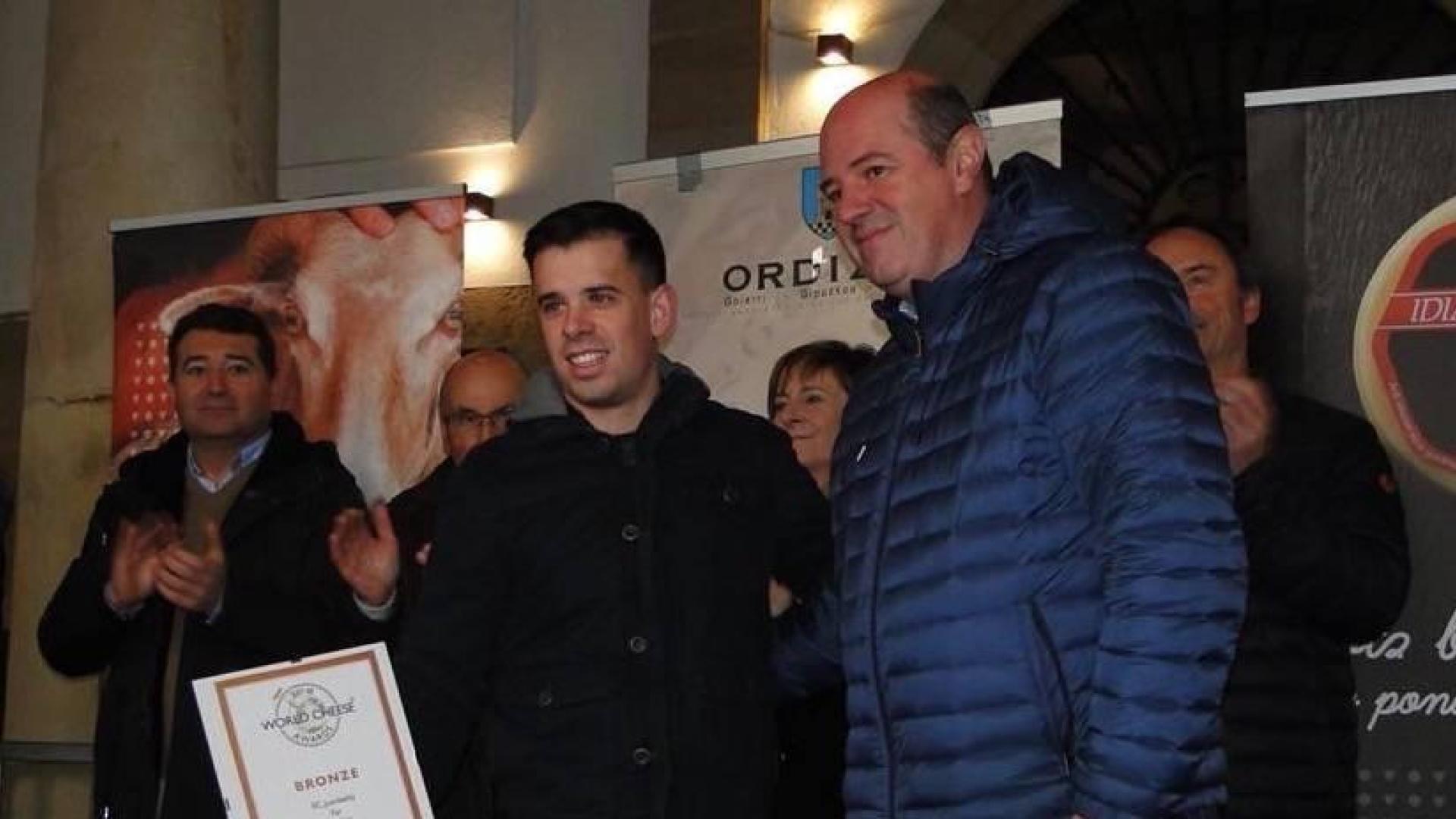 Dos medallas en el certamen de quesos de Bérgamo para los Juanbeltz de Beruete
