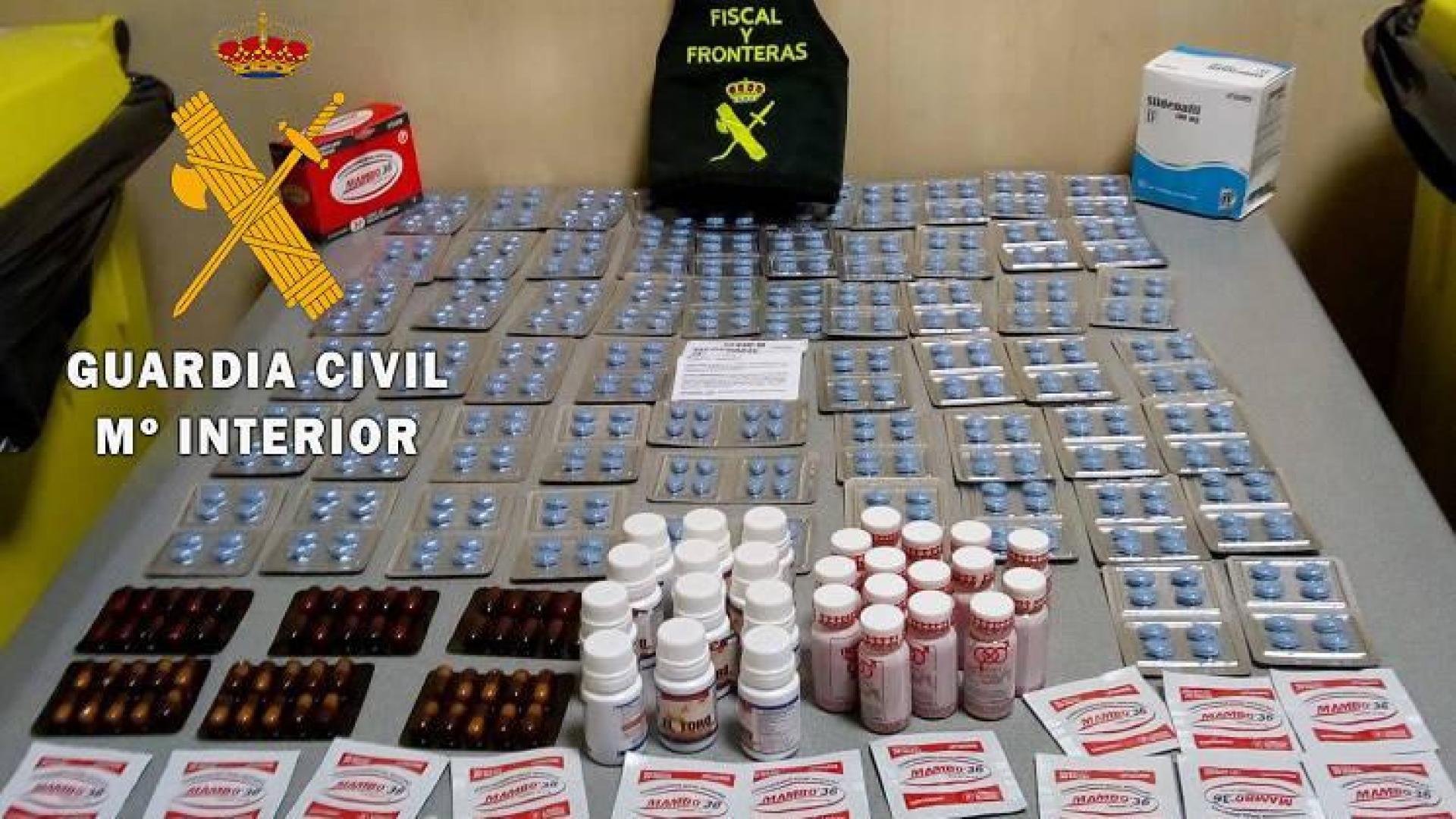 Incautados 60 kilos de alimentos y antibióticos en el aeropuerto de Pamplona