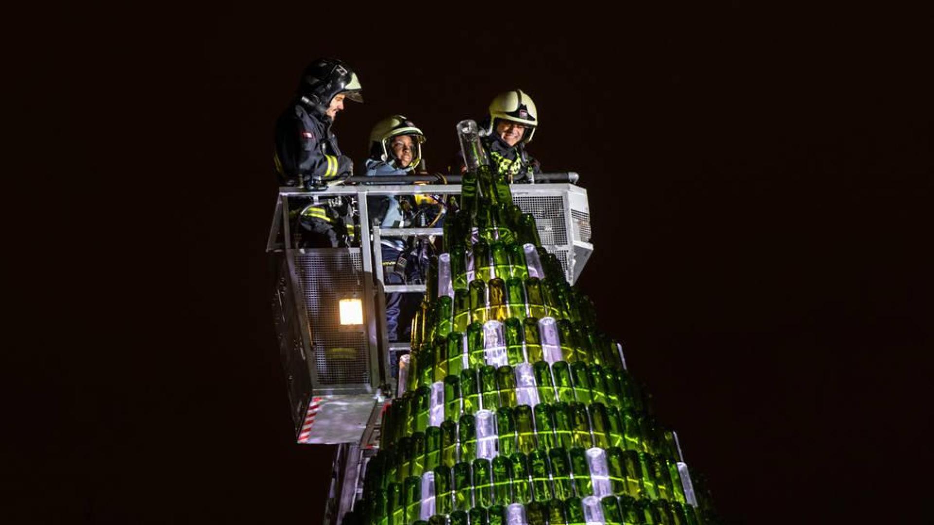 La Mancomunidad enciende su árbol navideño