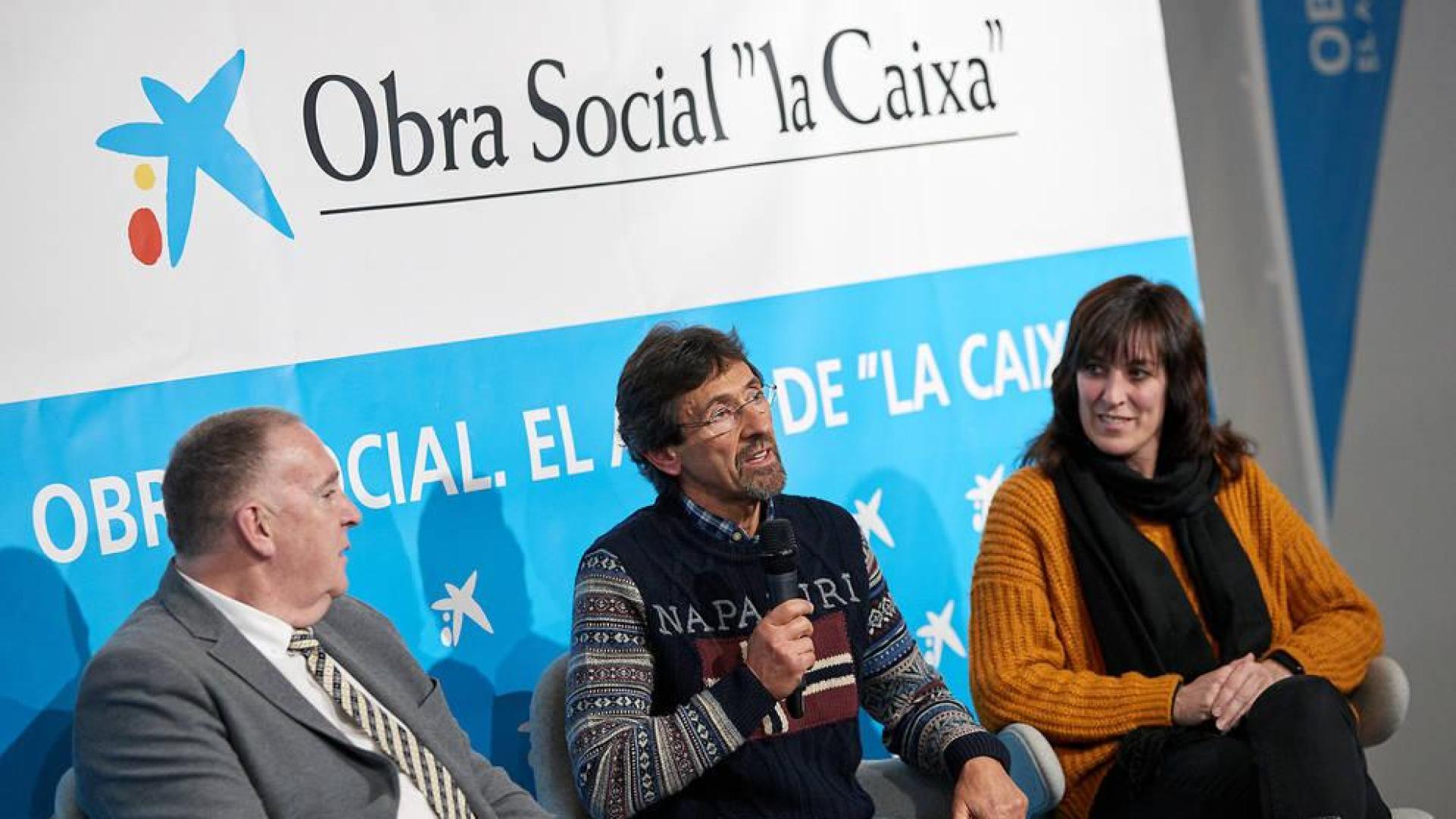 CaixaBank expone su Acción Social en Estella ante un centenar de clientes
