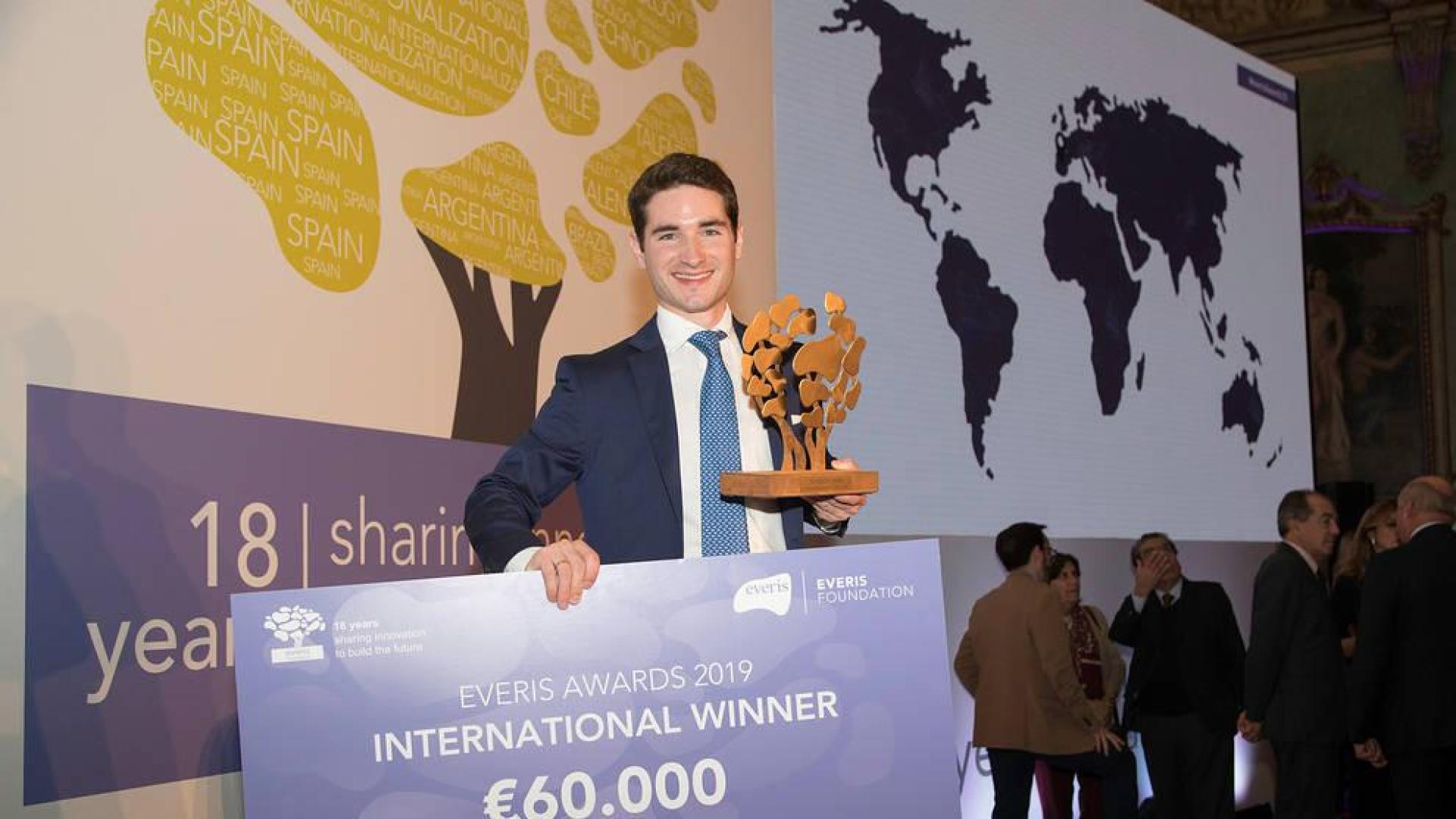 El navarro Juan Abascal, tras recibir Premio everis 2019.