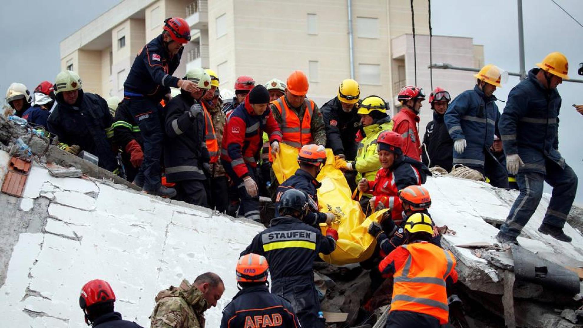 Concluyen las tareas de búsqueda por el terremoto en Albania, con 49 muertos