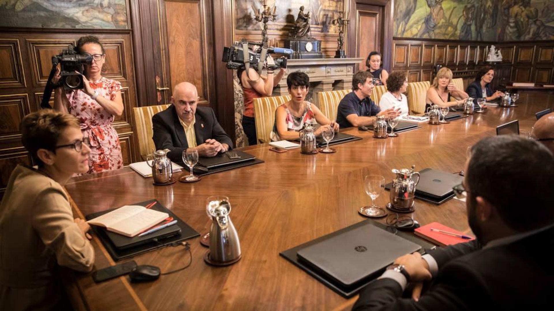 El Gobierno de Chivite rechaza la ley de Símbolos y del mapa local de Navarra Suma