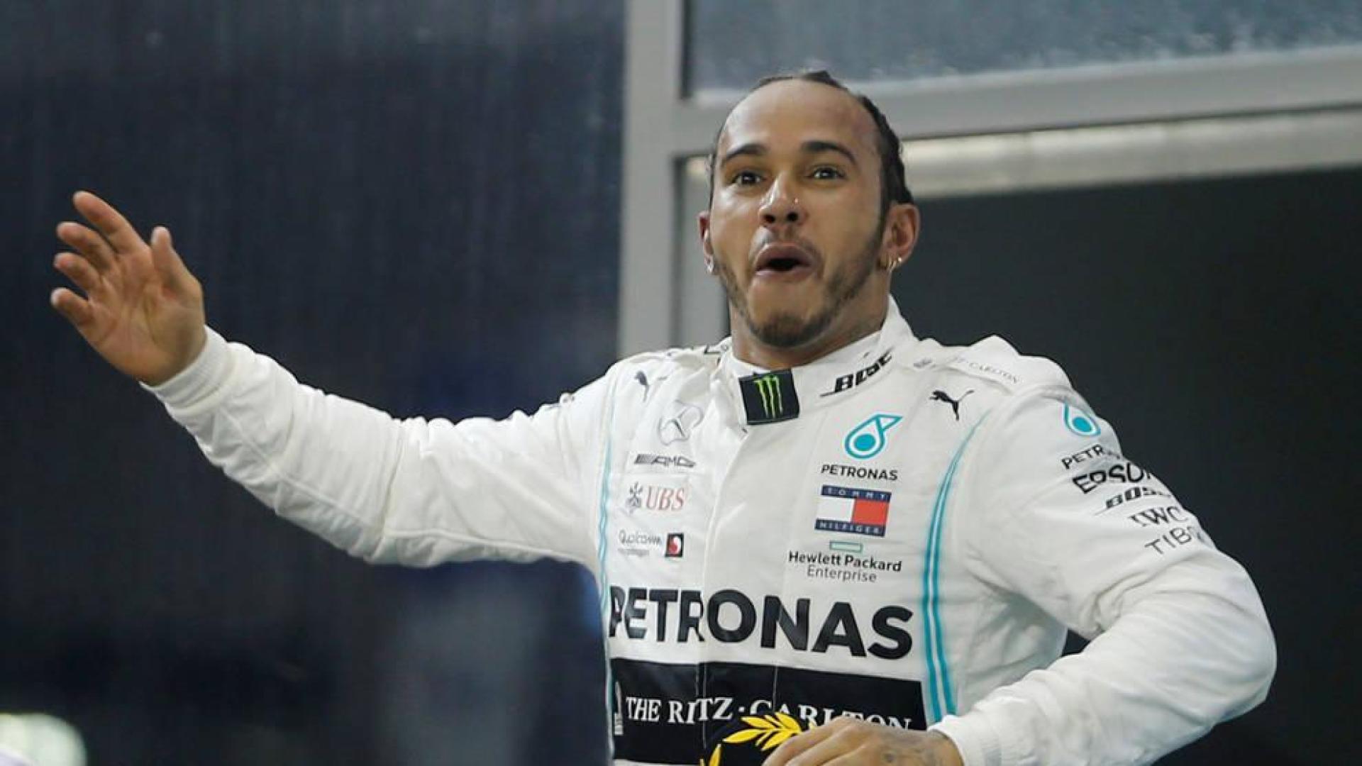 Hamilton despide el curso con triunfo y Sainz termina sexto en el Mundial