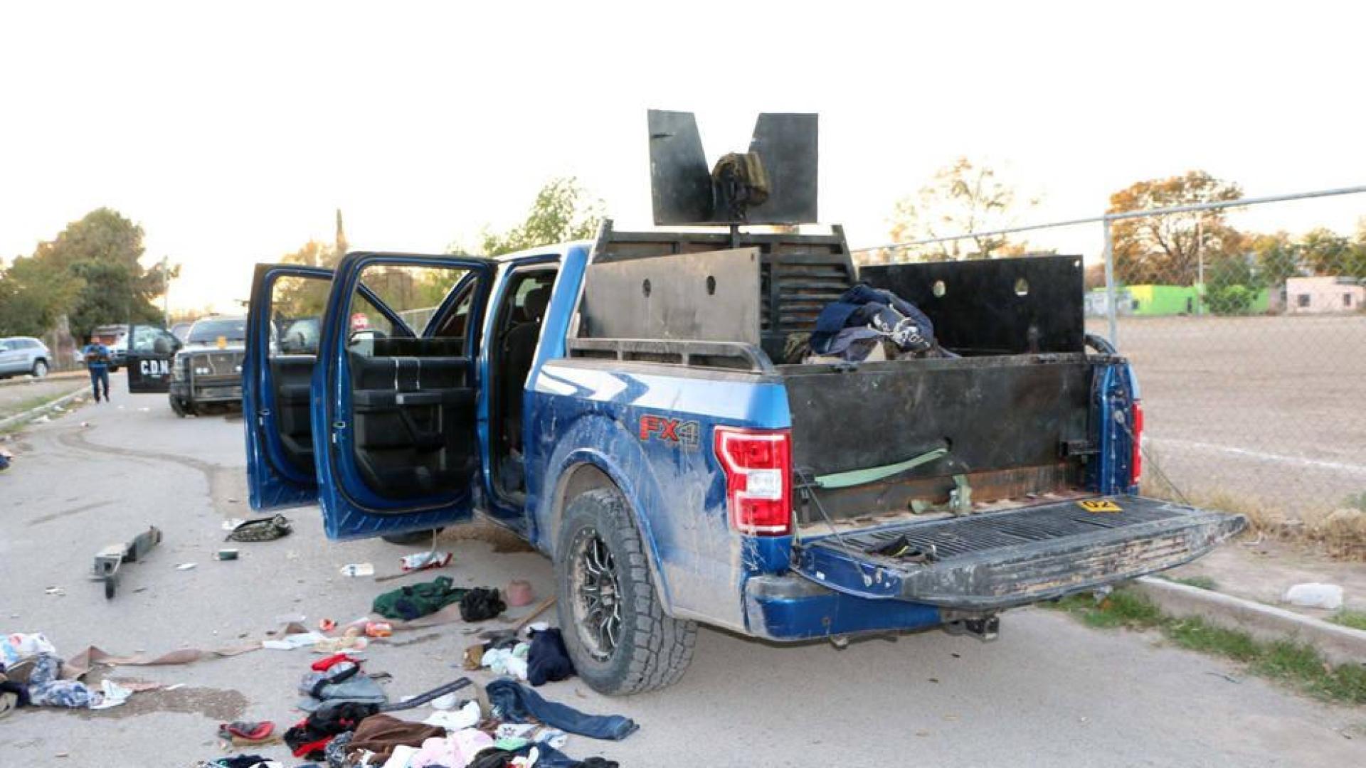 Un vehículo equipado con blindaje y un arma automática de grueso calibre usado en el tiroteo