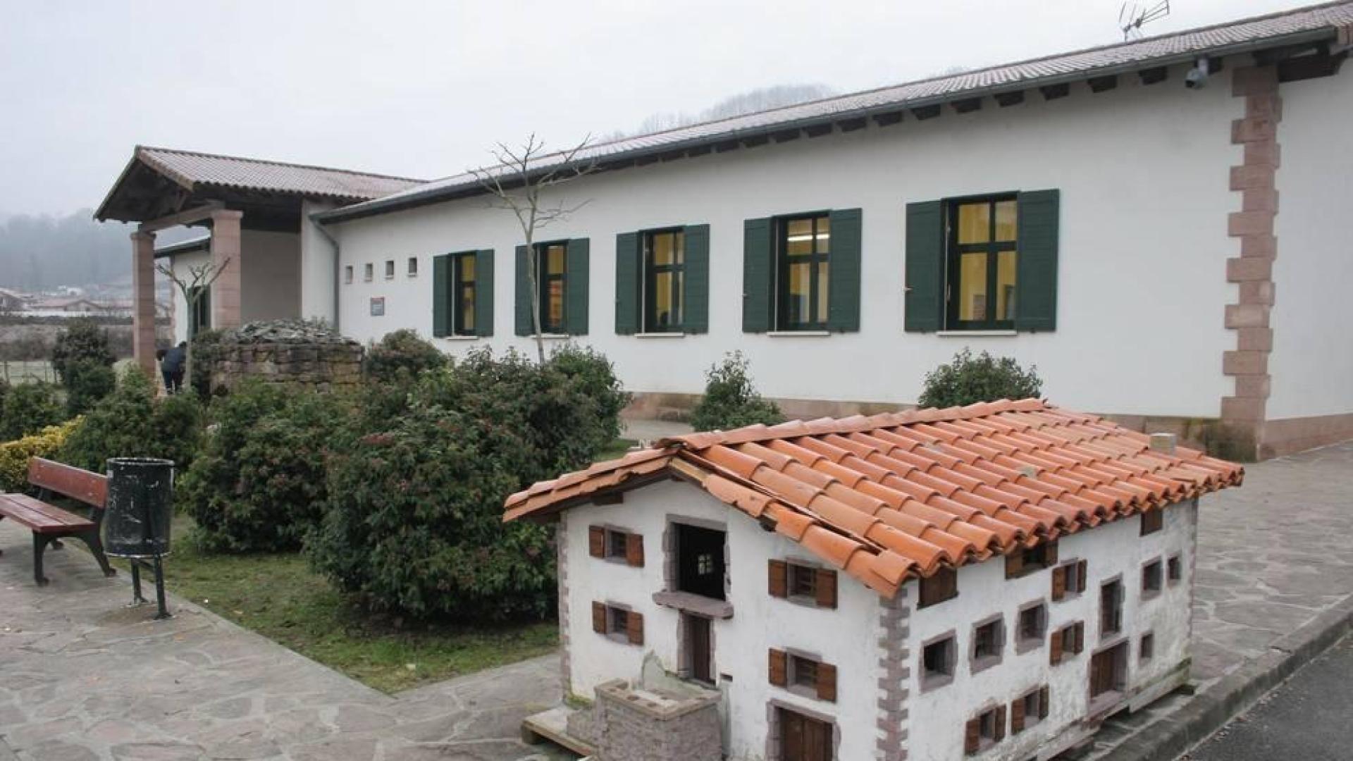 Baztan estudia crear una empresa municipal de servicios de limpieza