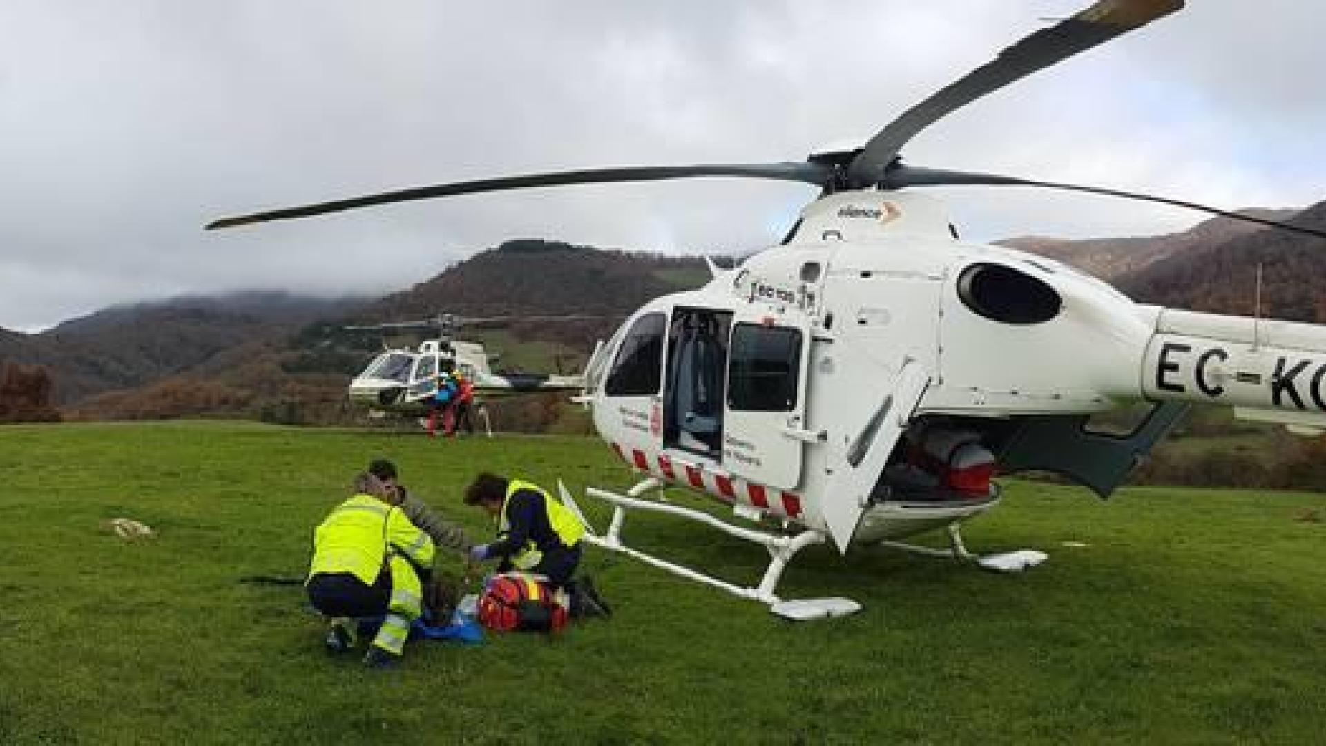 Se fractura un tobillo al caer en un barranco en Egozkue