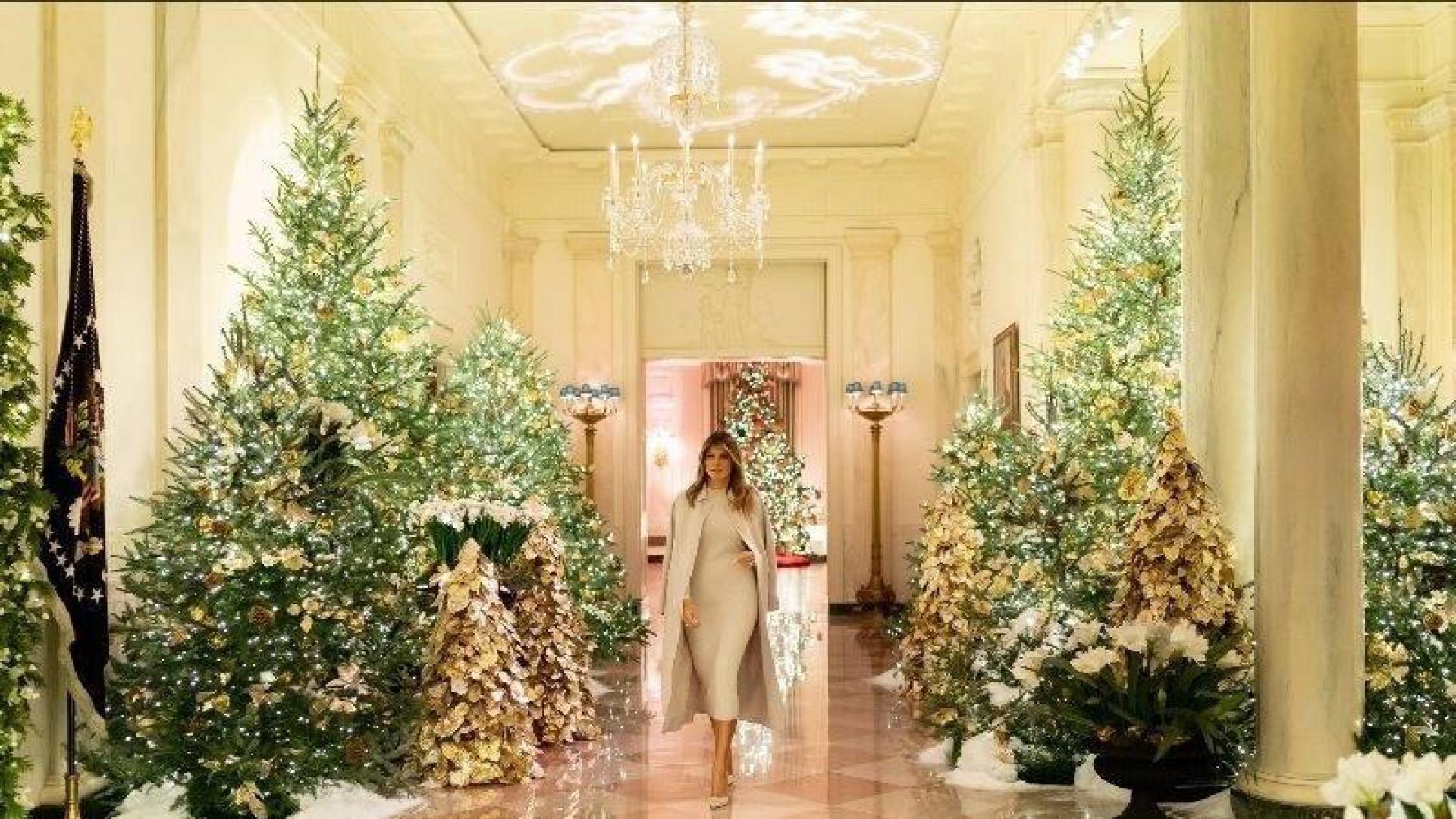 Melania Trump 'modera' la Navidad