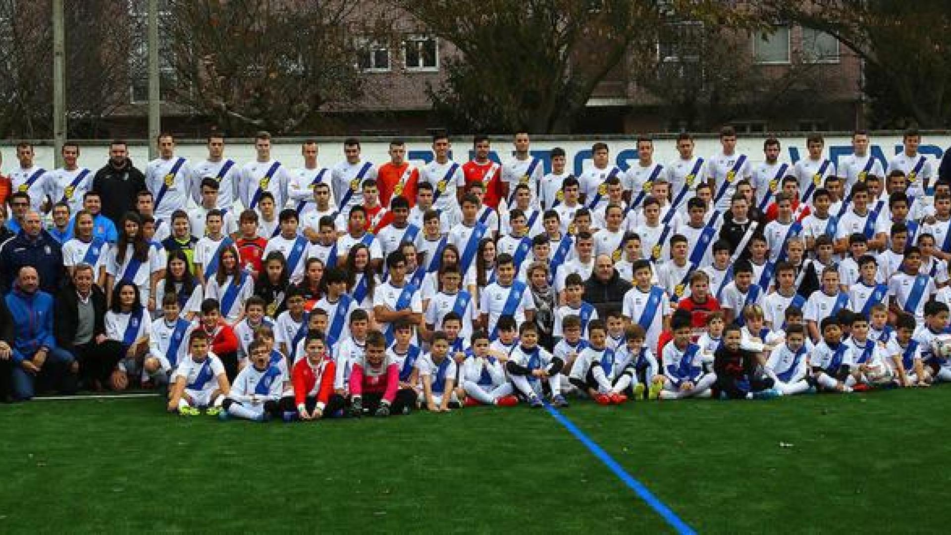 Sangüesa disfruta ya de su nuevo campo de fútbol de hierba artificial