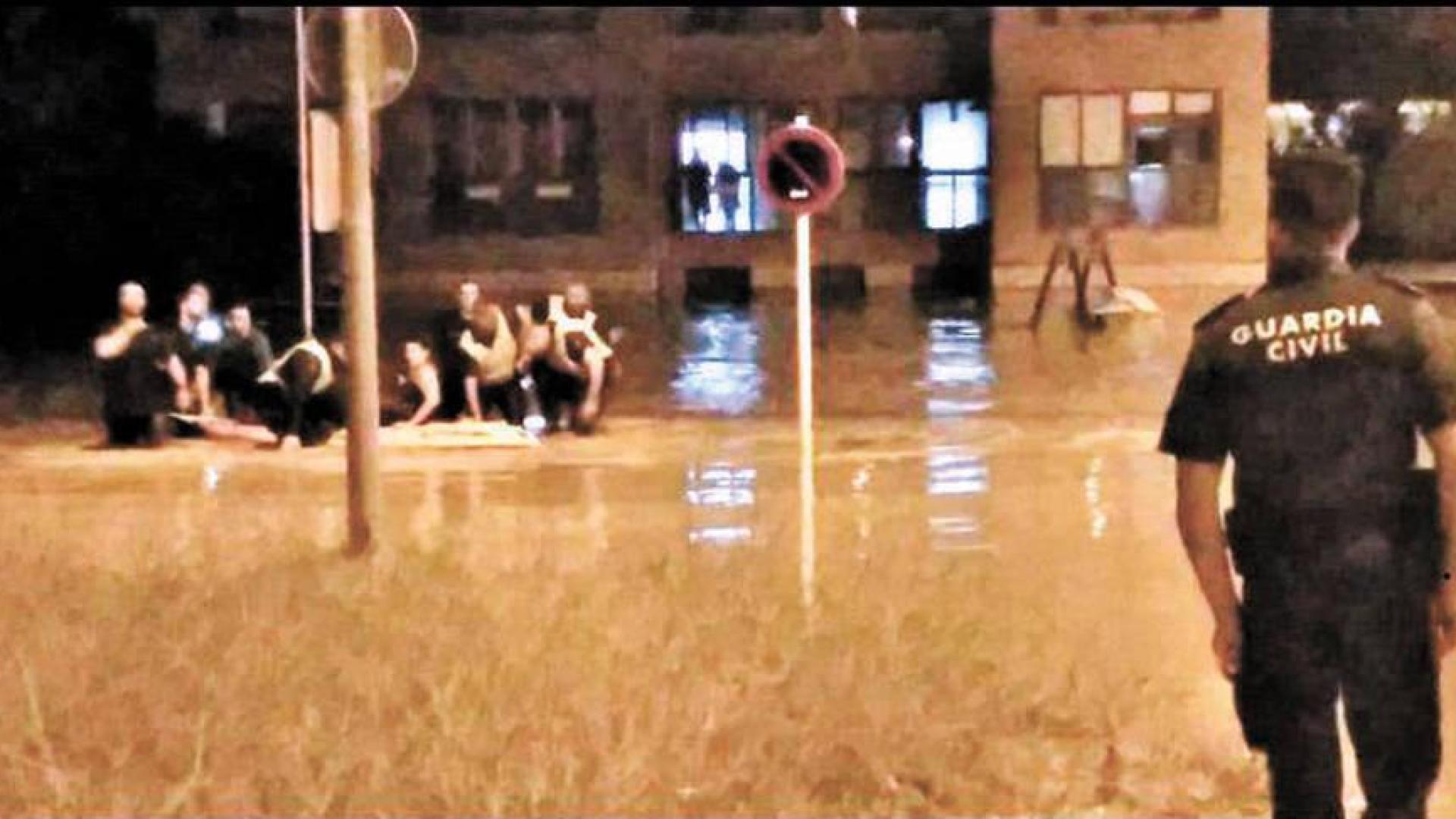 Usar un kayak y rescatar a vecinos de Olite, premio Guardia Civil 2019