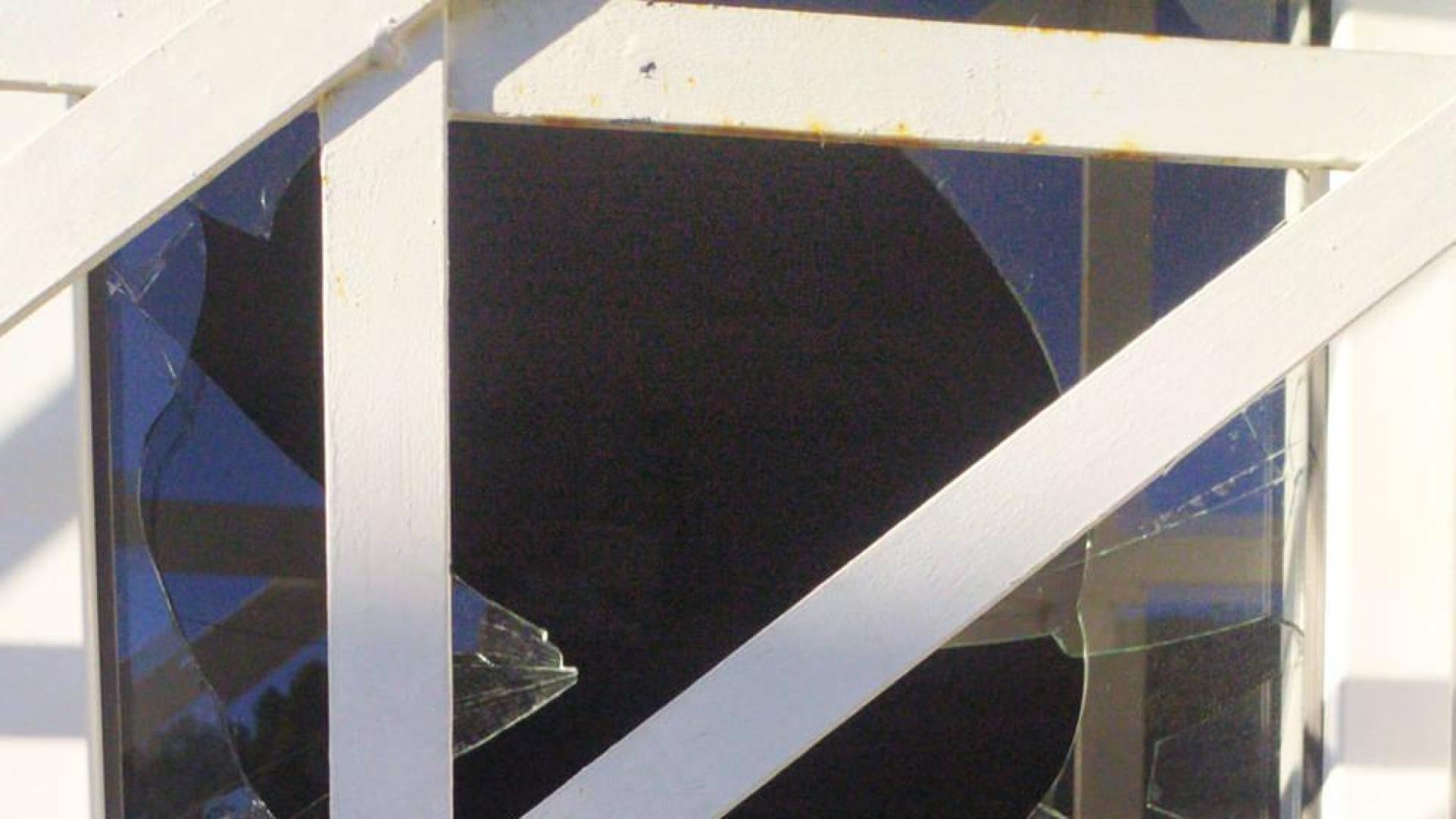 El desvío de un avión y los destrozos en Merkatondoa, entre las noticias del día
