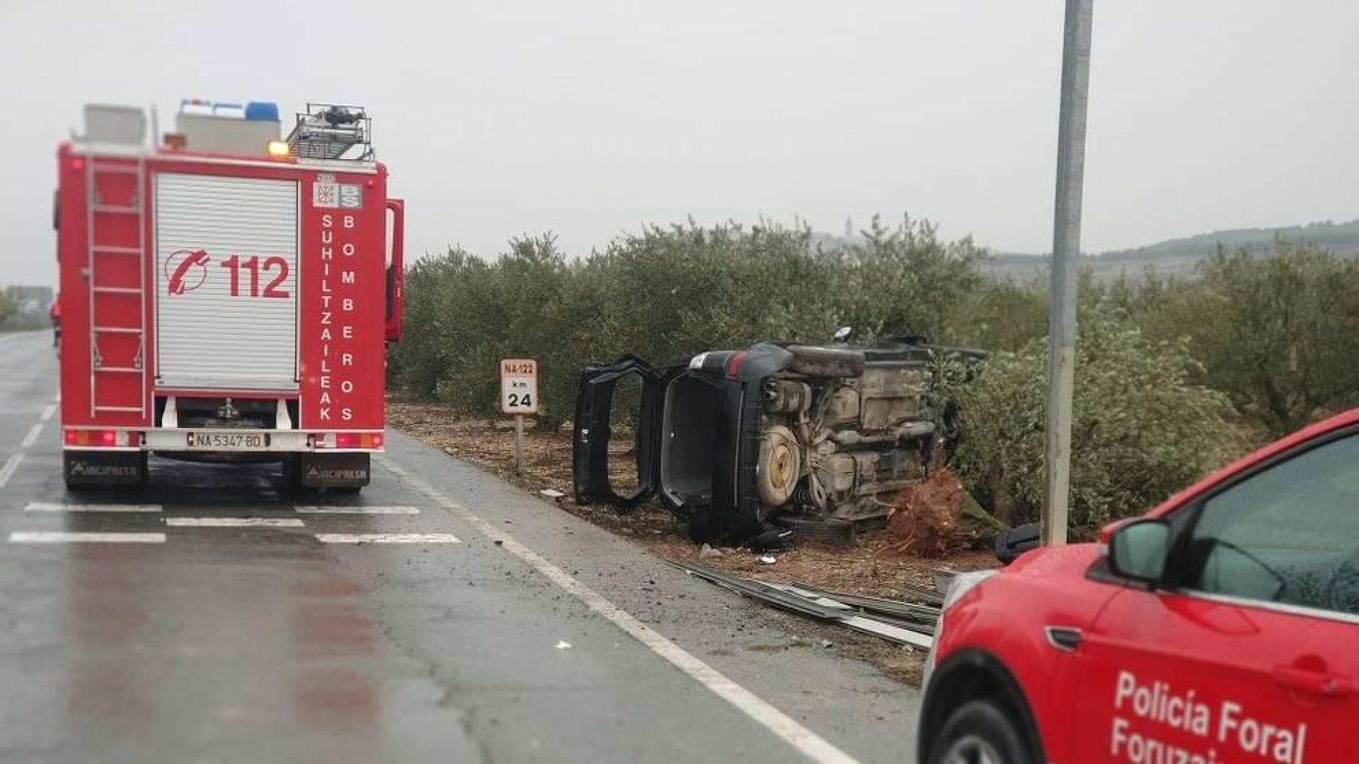 Dos heridos en la NA-122, a la altura de Lerín, tras sufrir una salida de vía y volcar