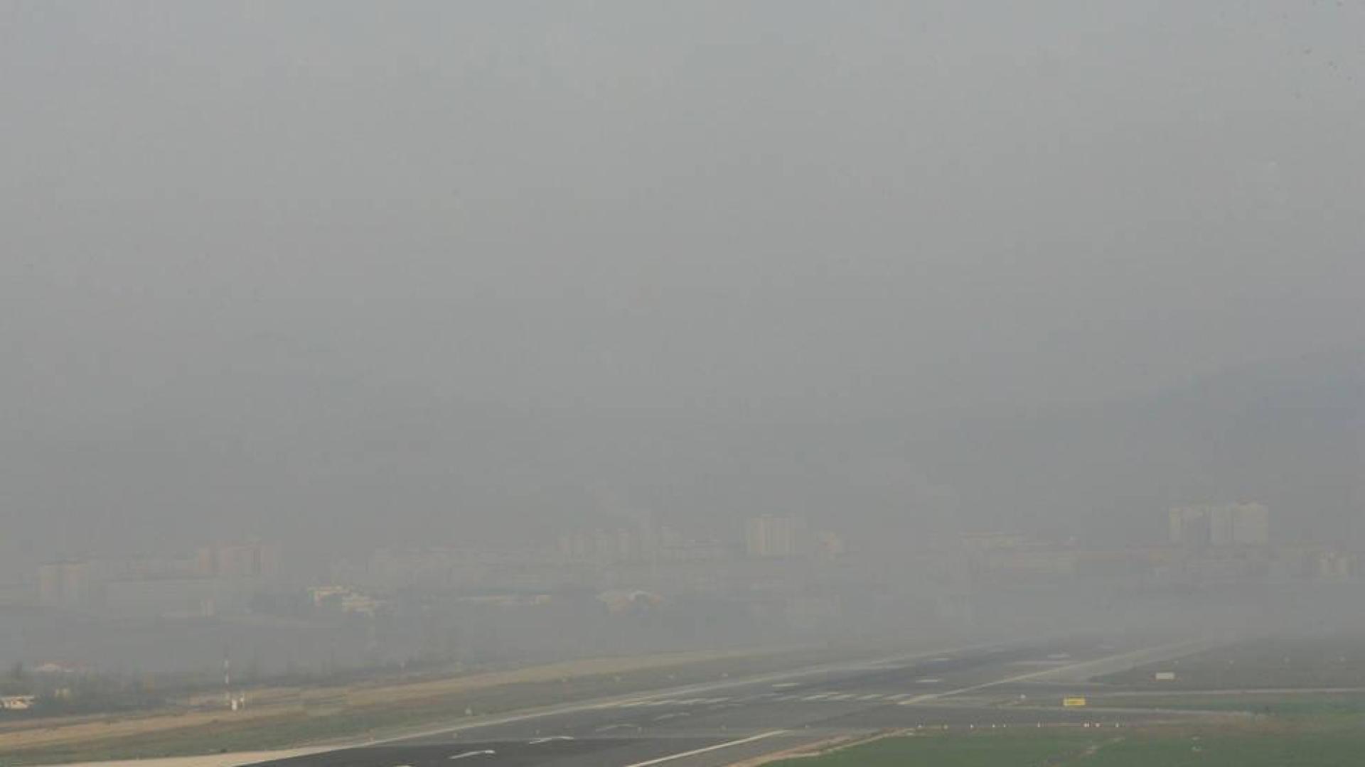 La niebla obliga a desviar al aeropuerto de Loiu un vuelo entre Madrid y Pamplona